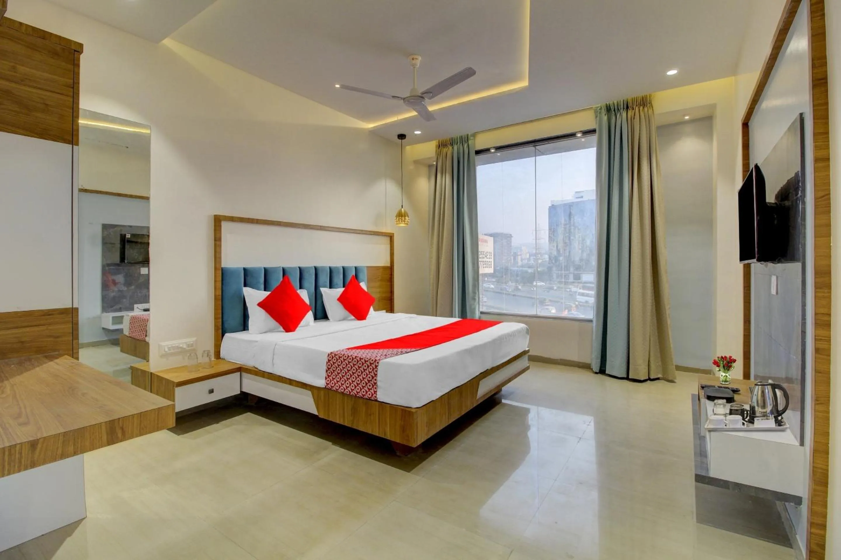 Bedroom in Super Collection O Kesar Inn Banquet & Lodging