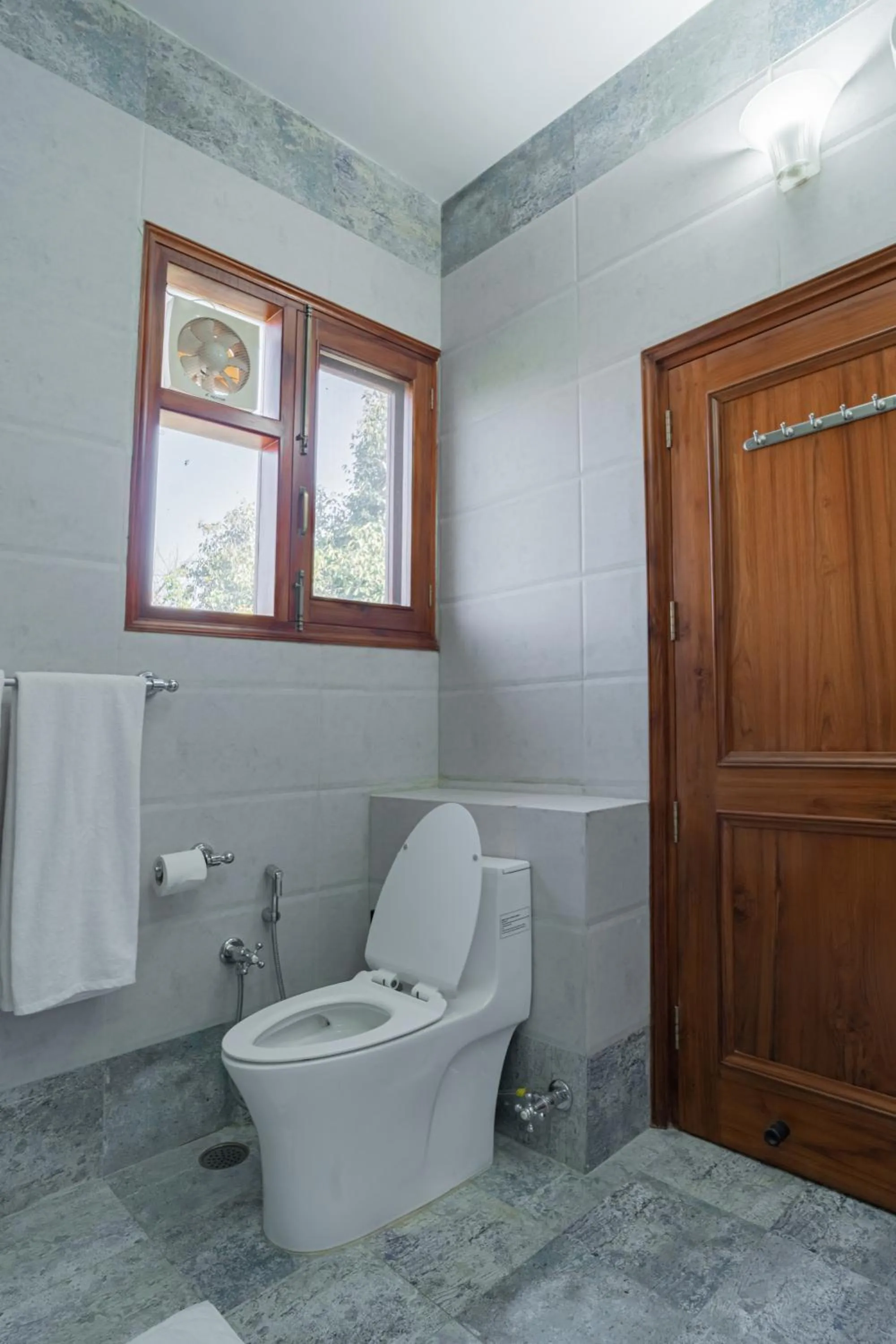 Toilet in Anchorage 42