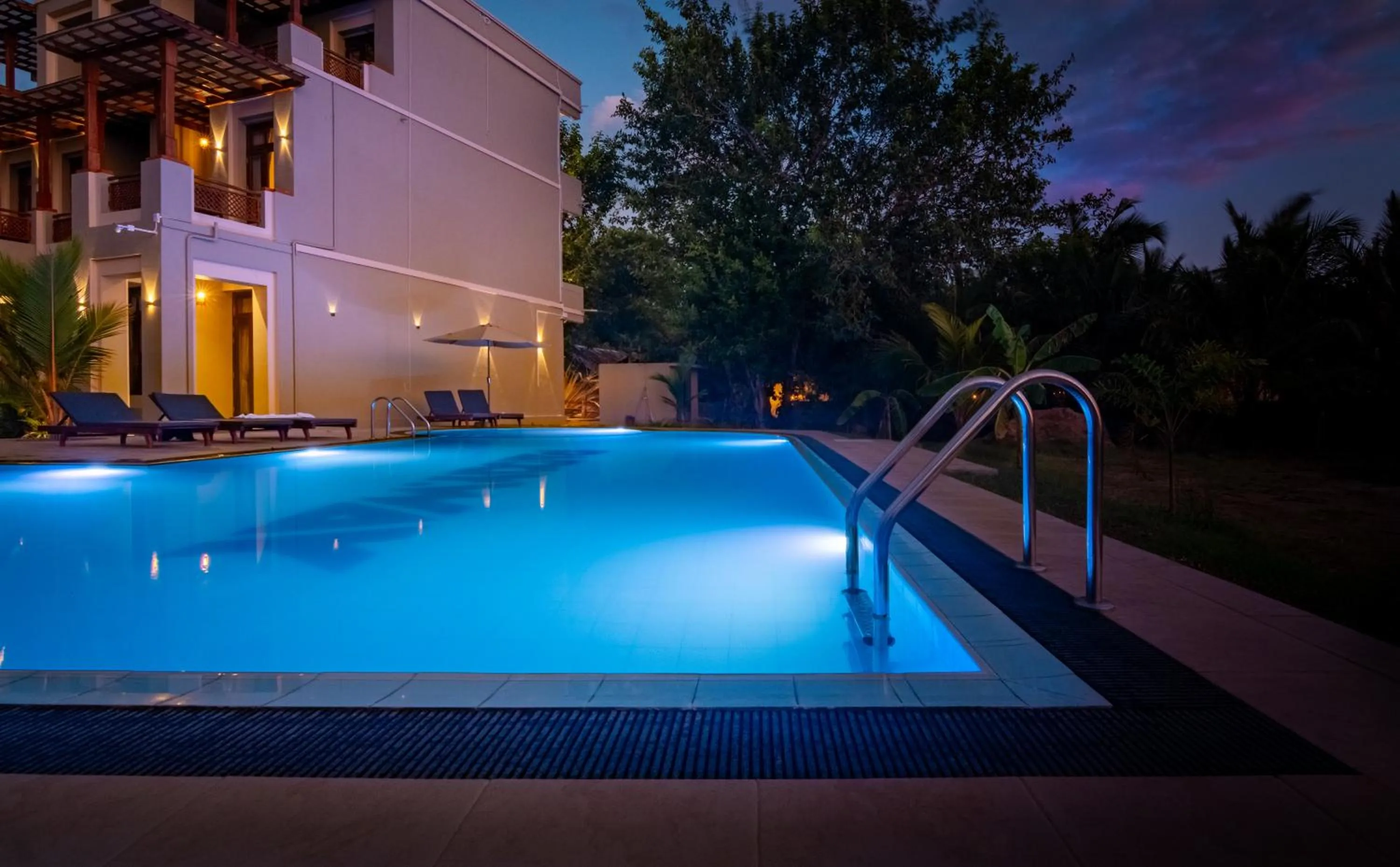 Swimming pool in Paddyway Resort