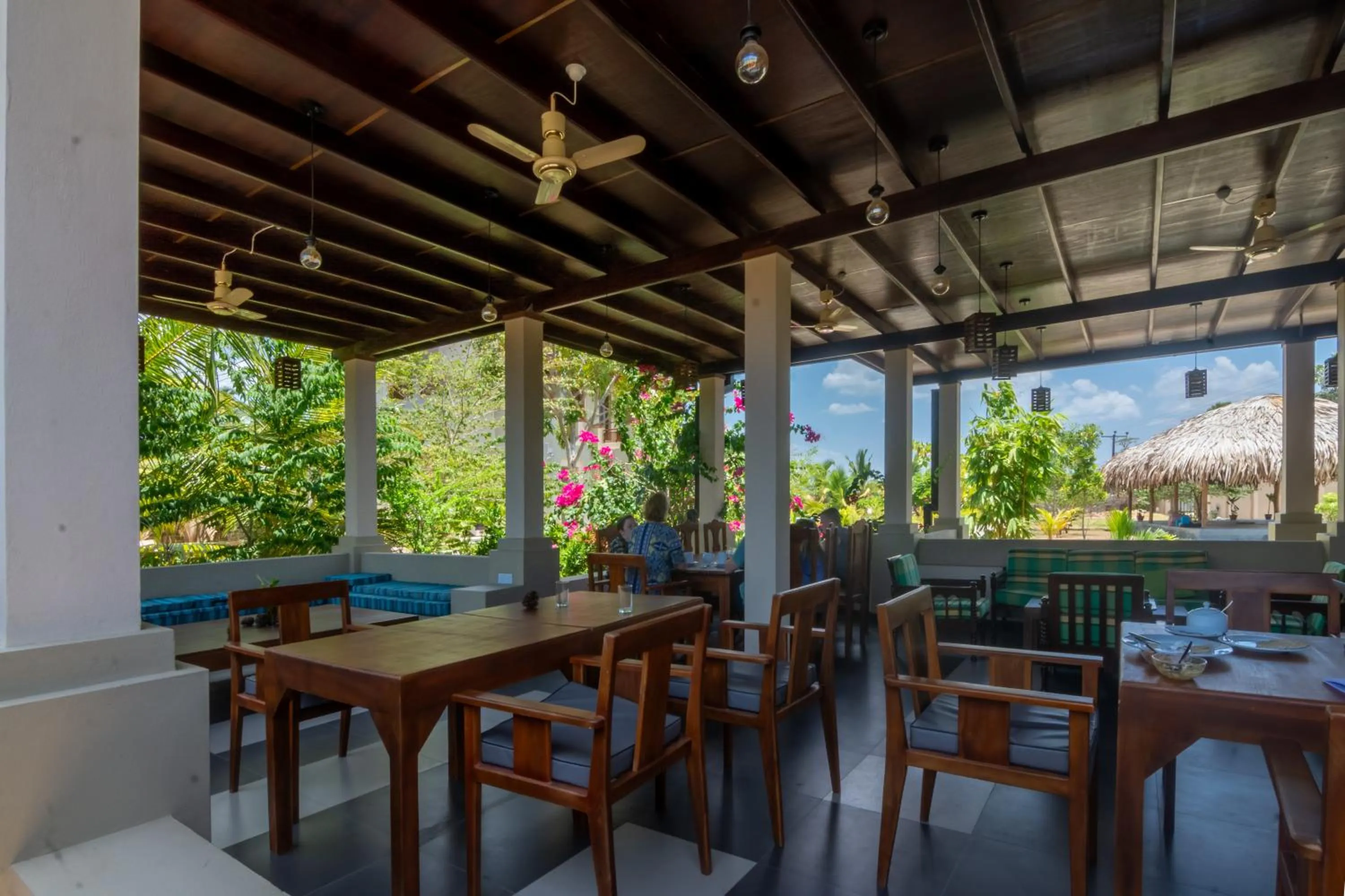 Restaurant/places to eat in Paddyway Resort