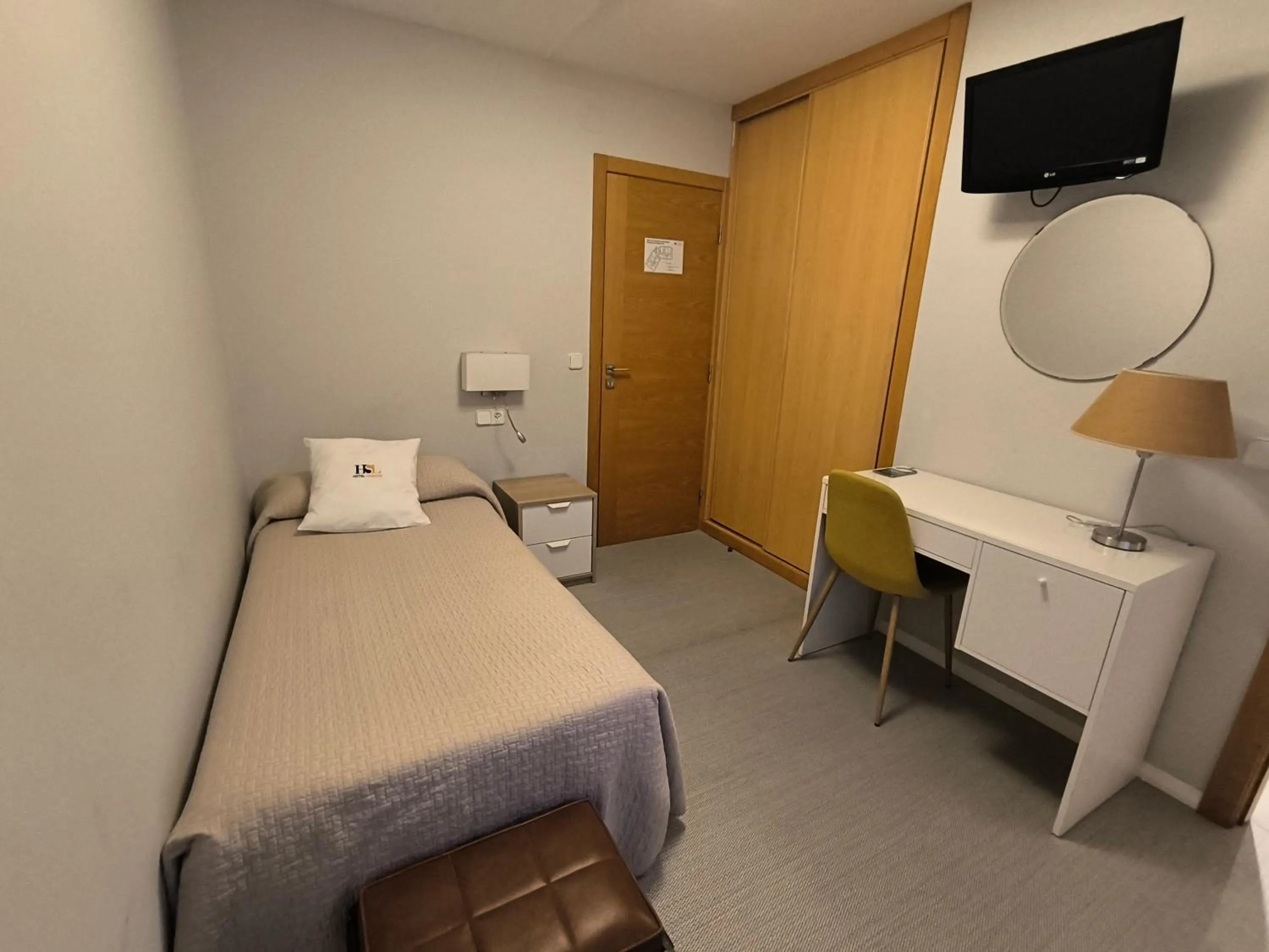 Photo of the whole room, Bed in Hotel San Luis