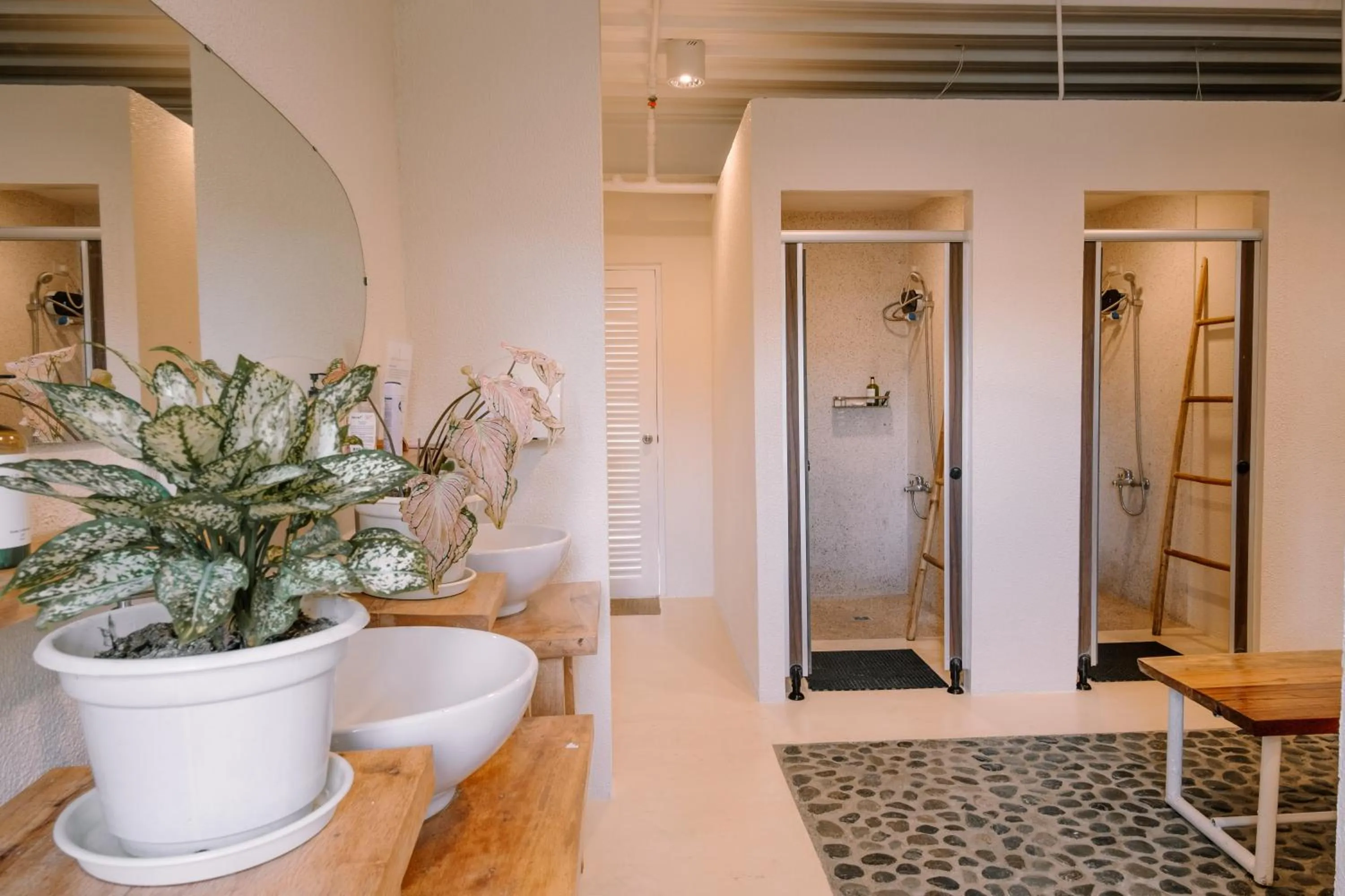 Shower in Happiness Hostel Siargao