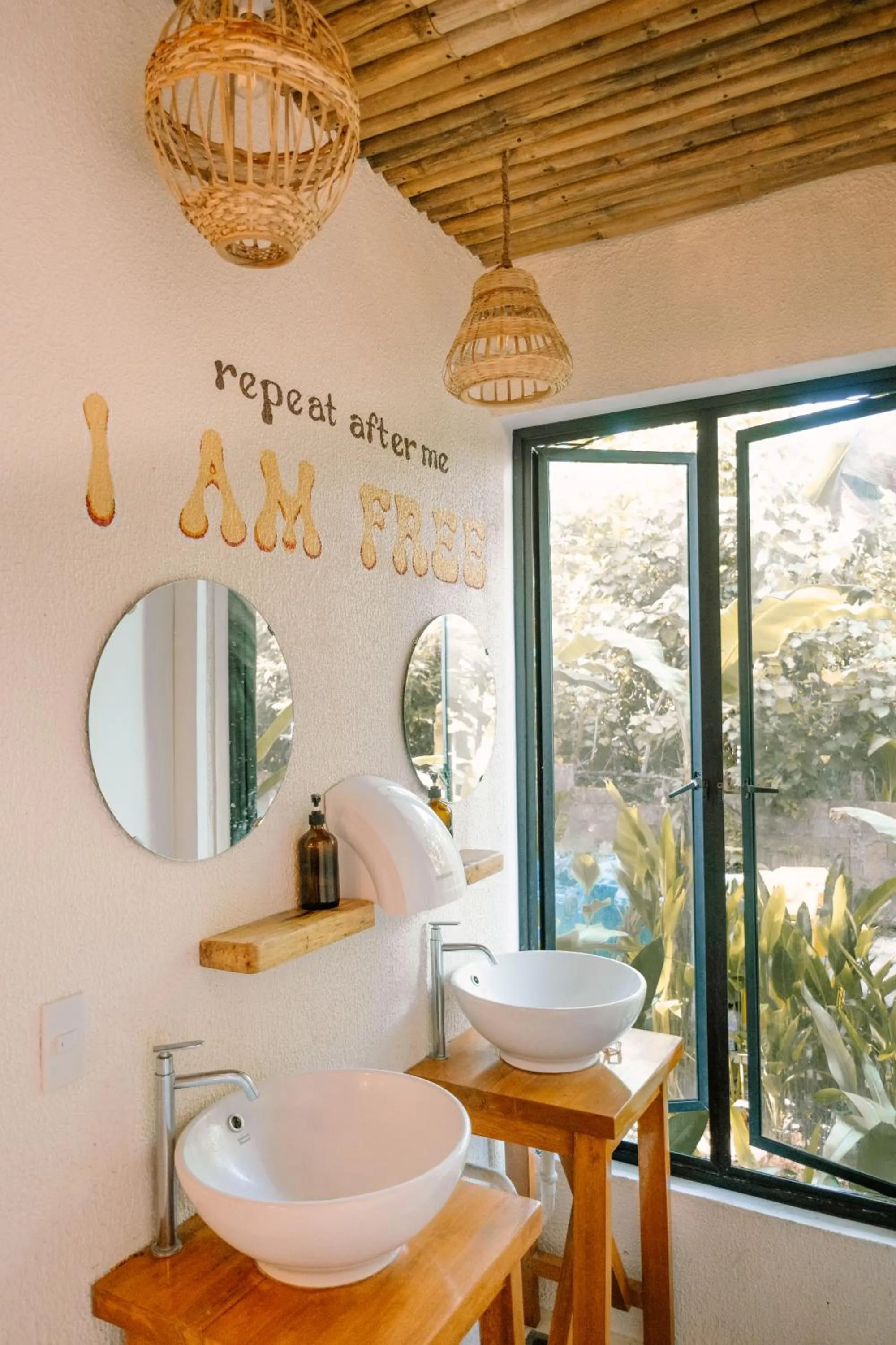 Restaurant/places to eat in Happiness Hostel Siargao