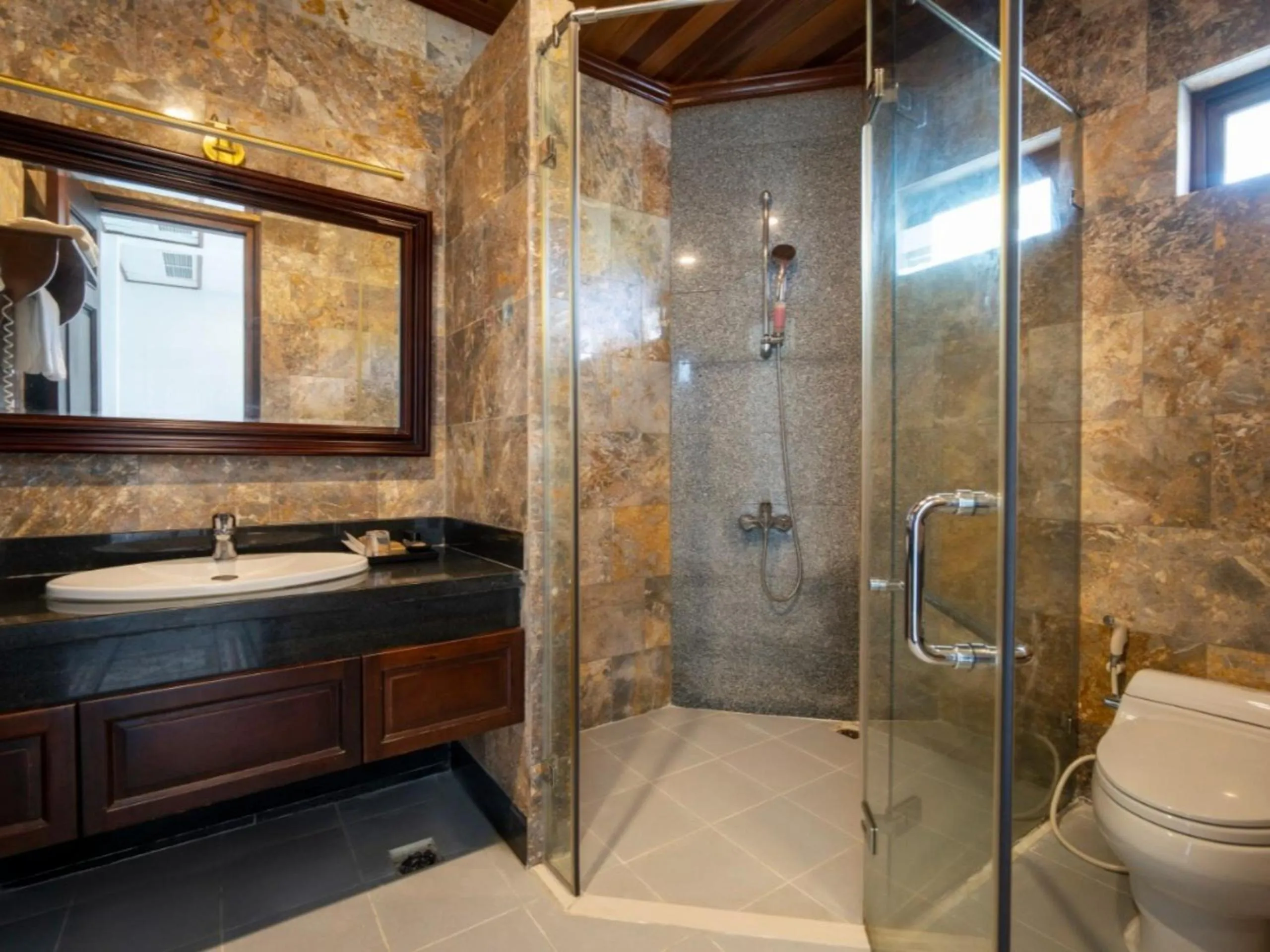 Bathroom in Tahiti Resort