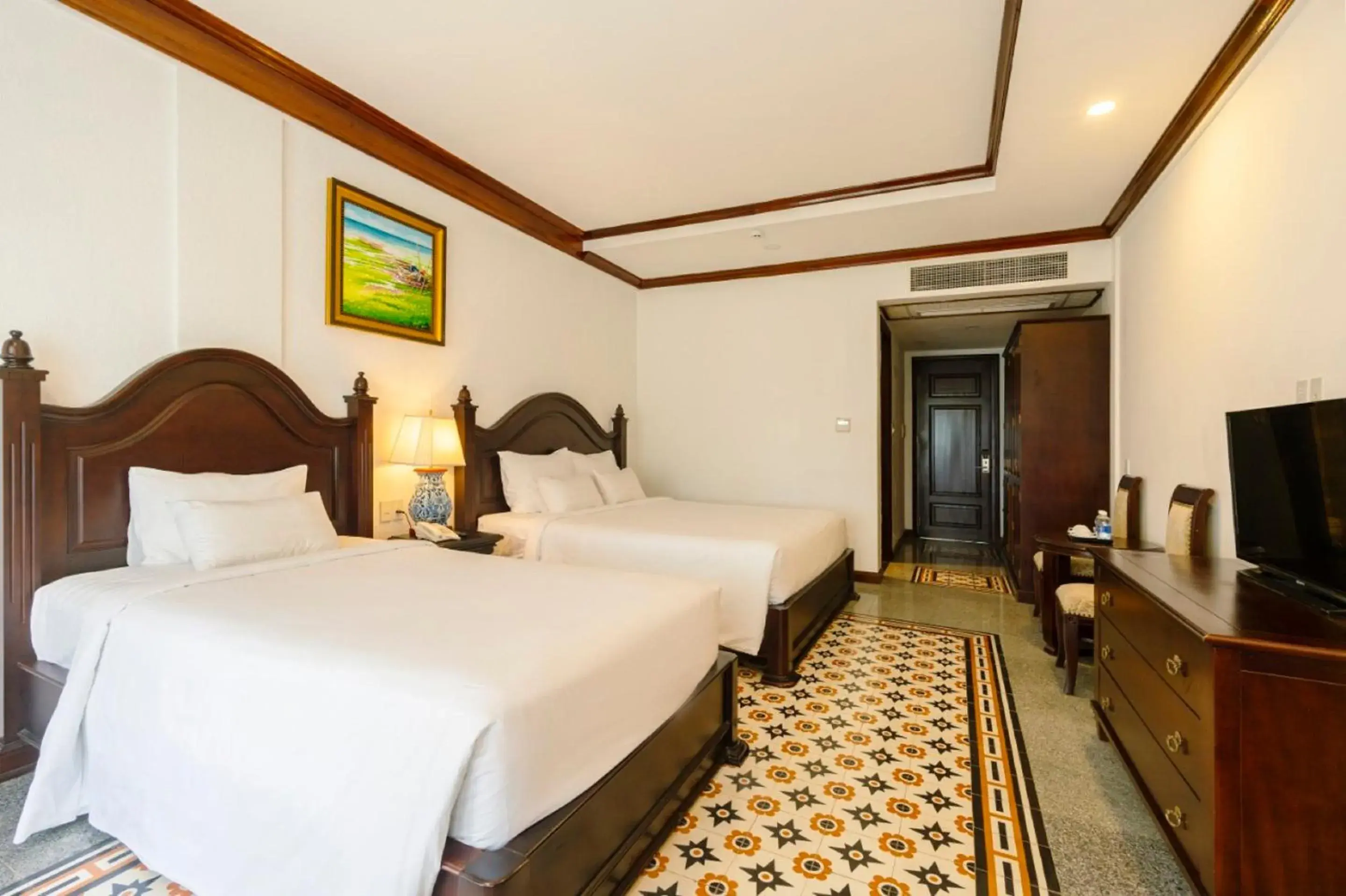 Triple Room with Pool View in Tahiti Resort Triple Room with Pool View in Tahiti Resort