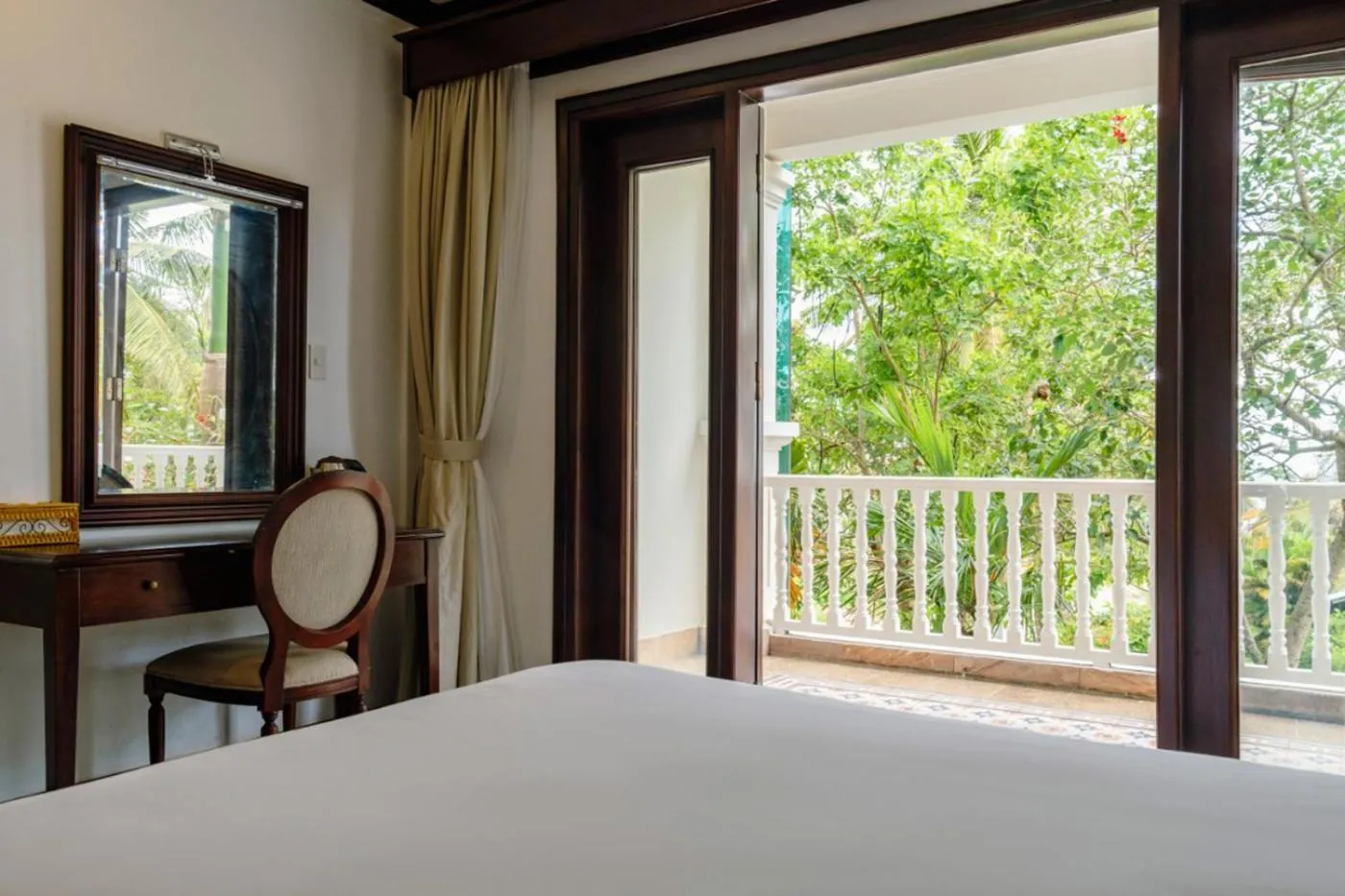 Balcony/Terrace, Bed in Tahiti Resort
