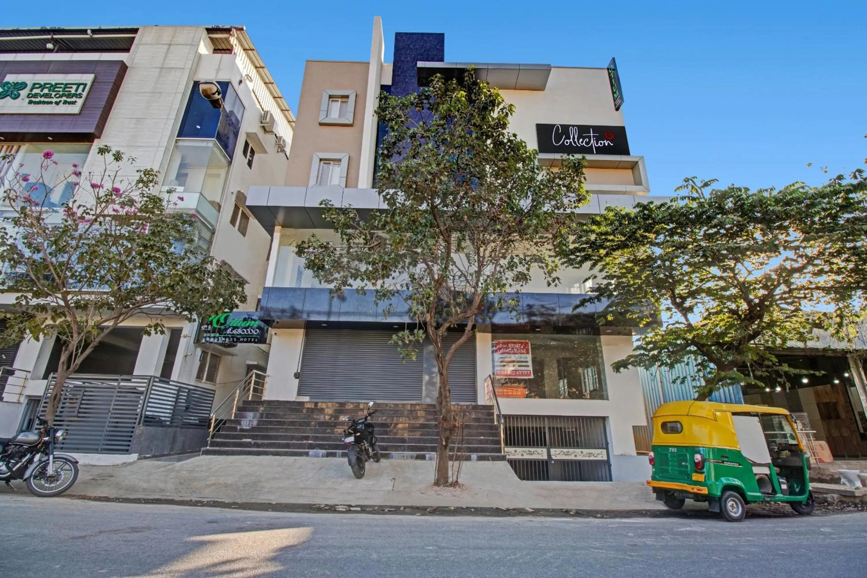 Facade/entrance in Collection O Petals Otium Business Hotel