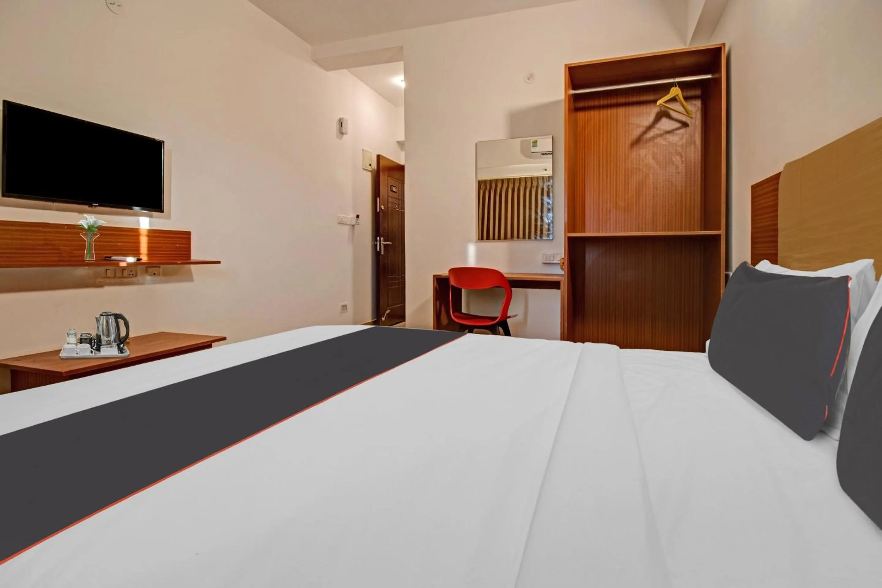 Bedroom, Bed in Collection O Petals Otium Business Hotel