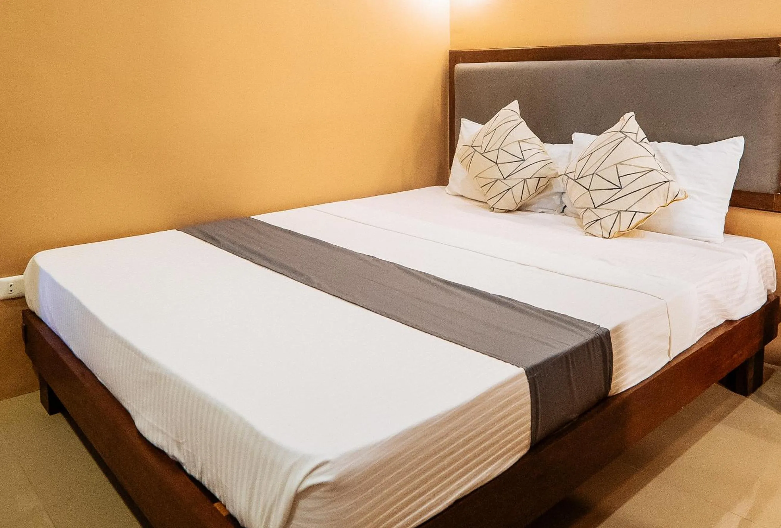 Bed in RedDoorz Plus @ Hotel Platinum Occidental Mindoro