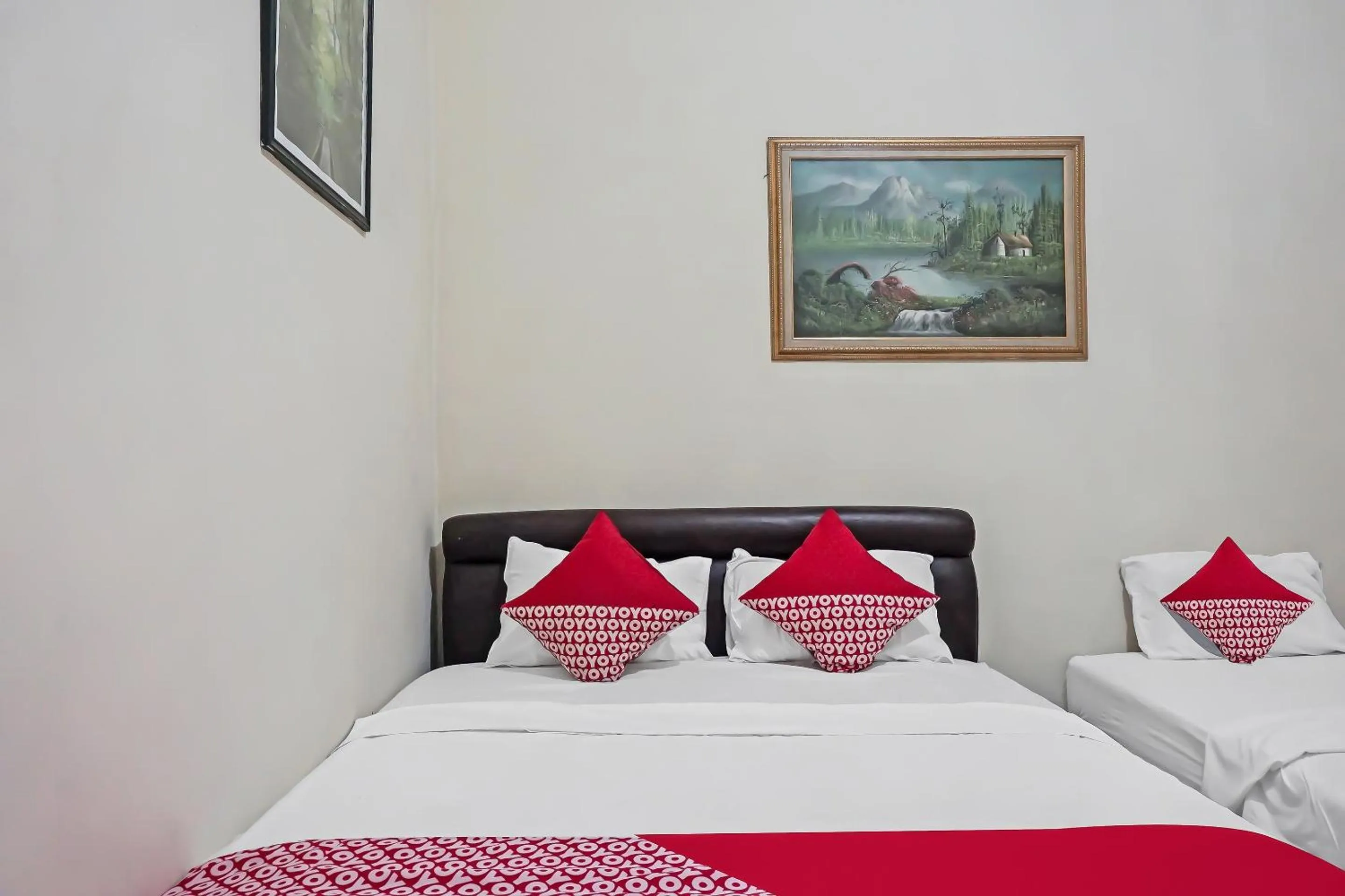 Bedroom, Bed in Hotel O Bogor Guest House