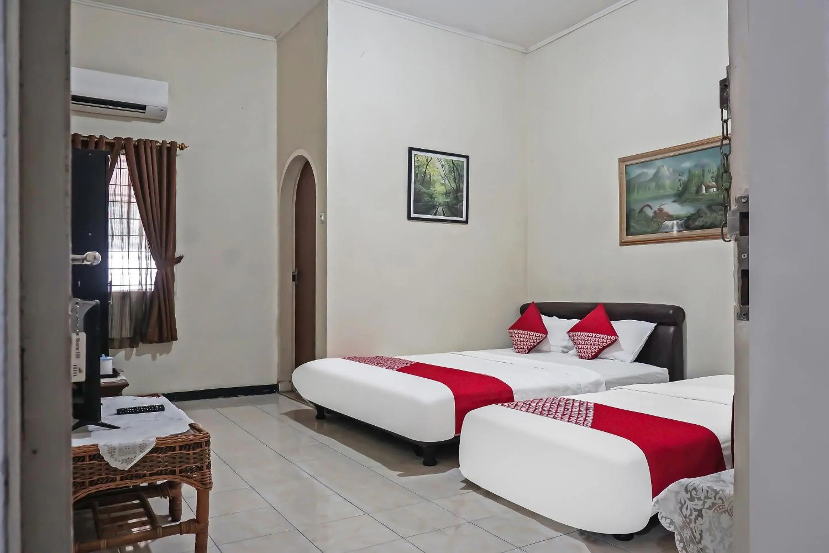 Bedroom, Bed in Hotel O Bogor Guest House