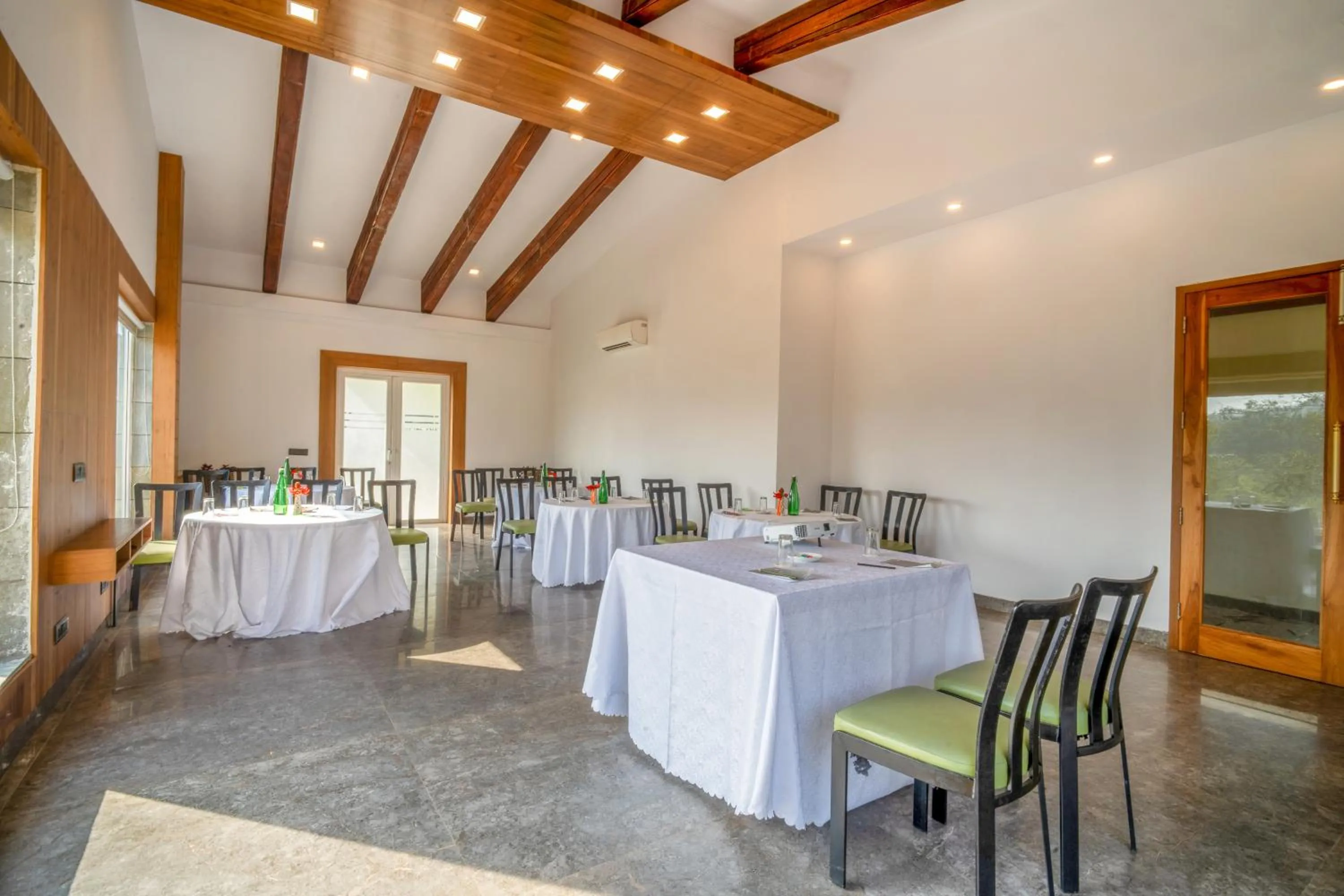 Restaurant/places to eat in The Corbett Greens