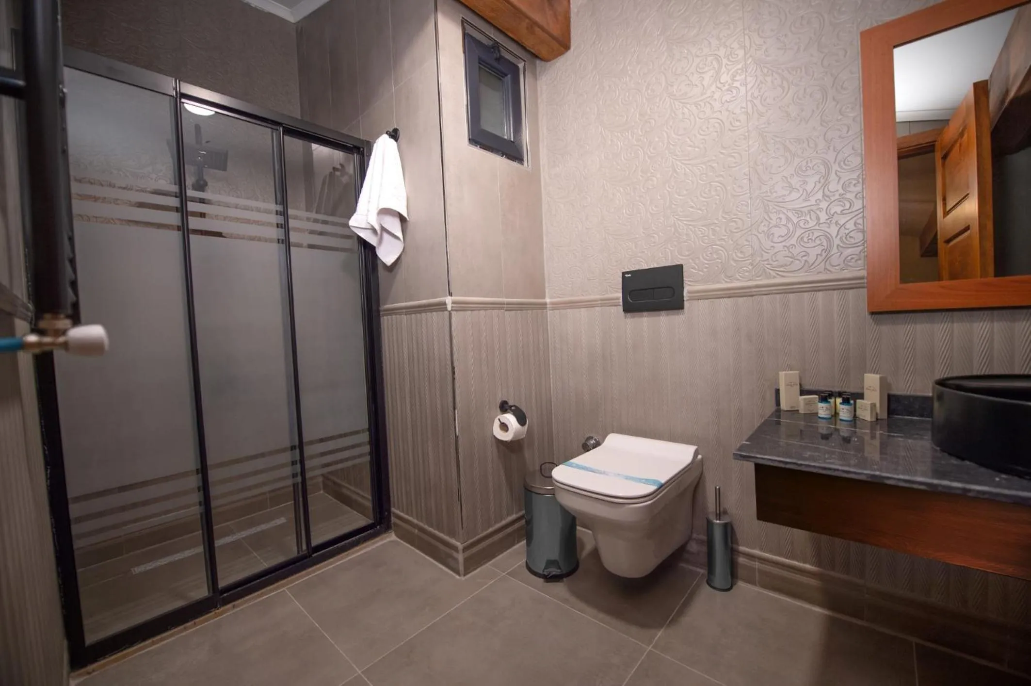 Shower in AHISKA PALAS OTEL