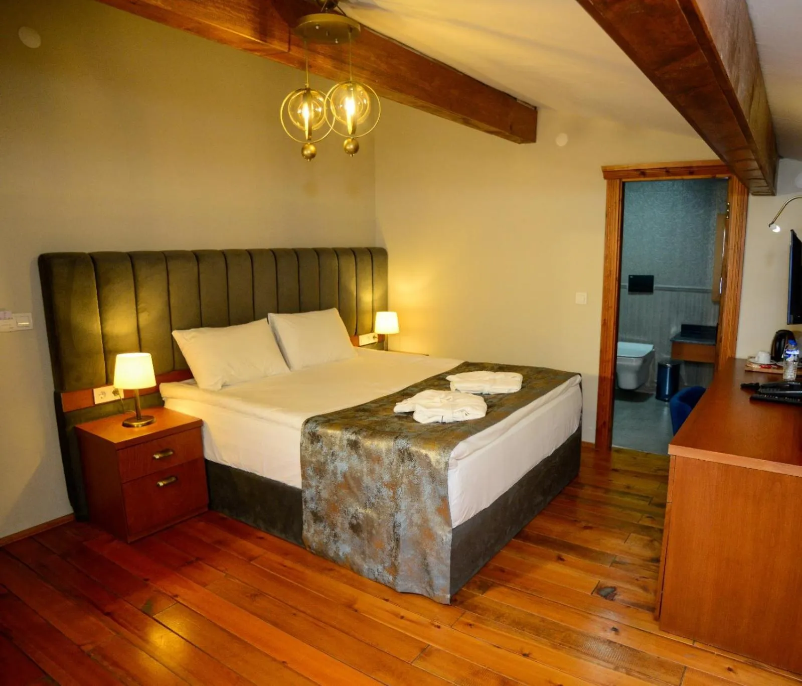 Bed in AHISKA PALAS OTEL