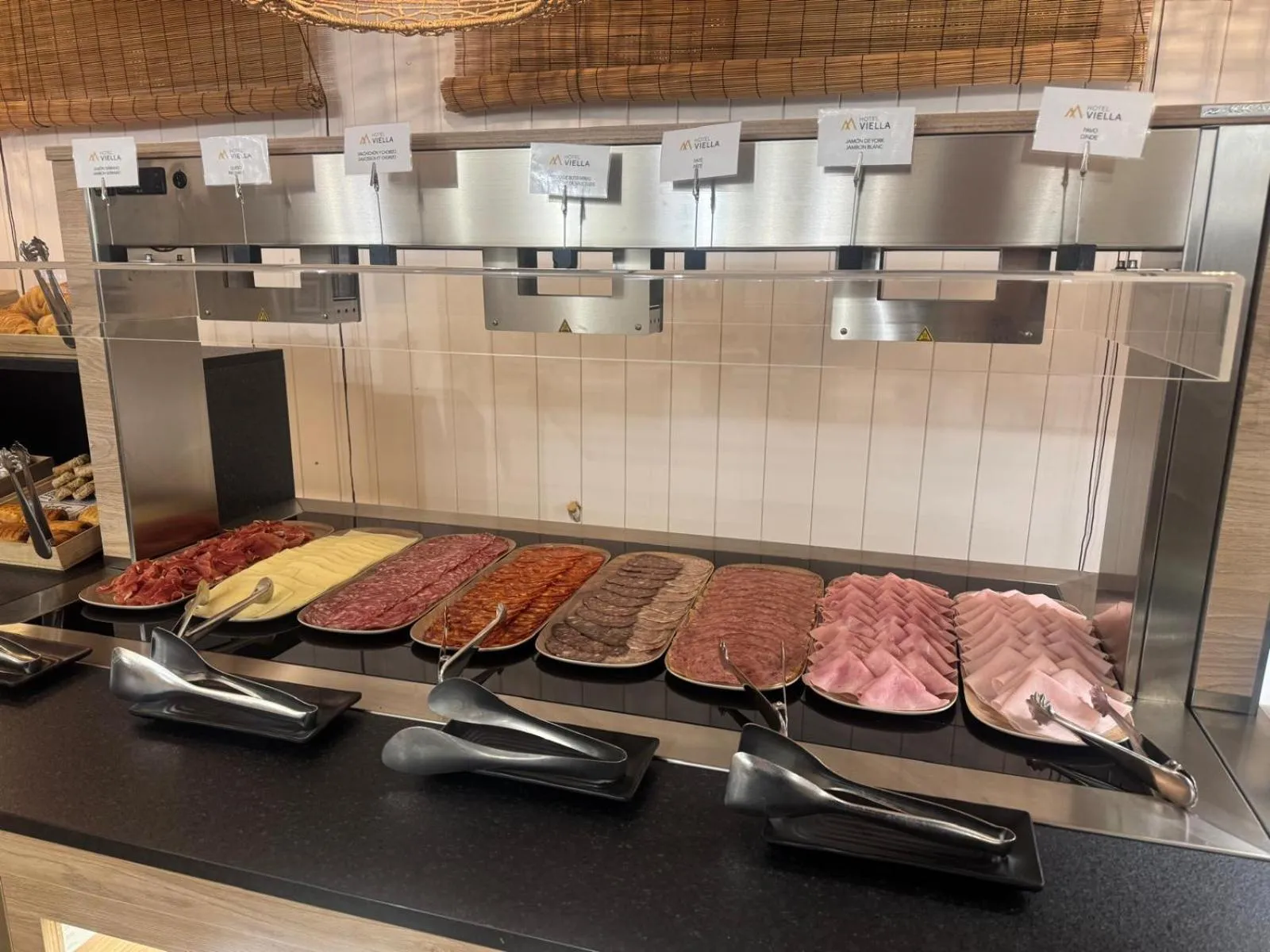 Restaurant/places to eat in Hotel Viella