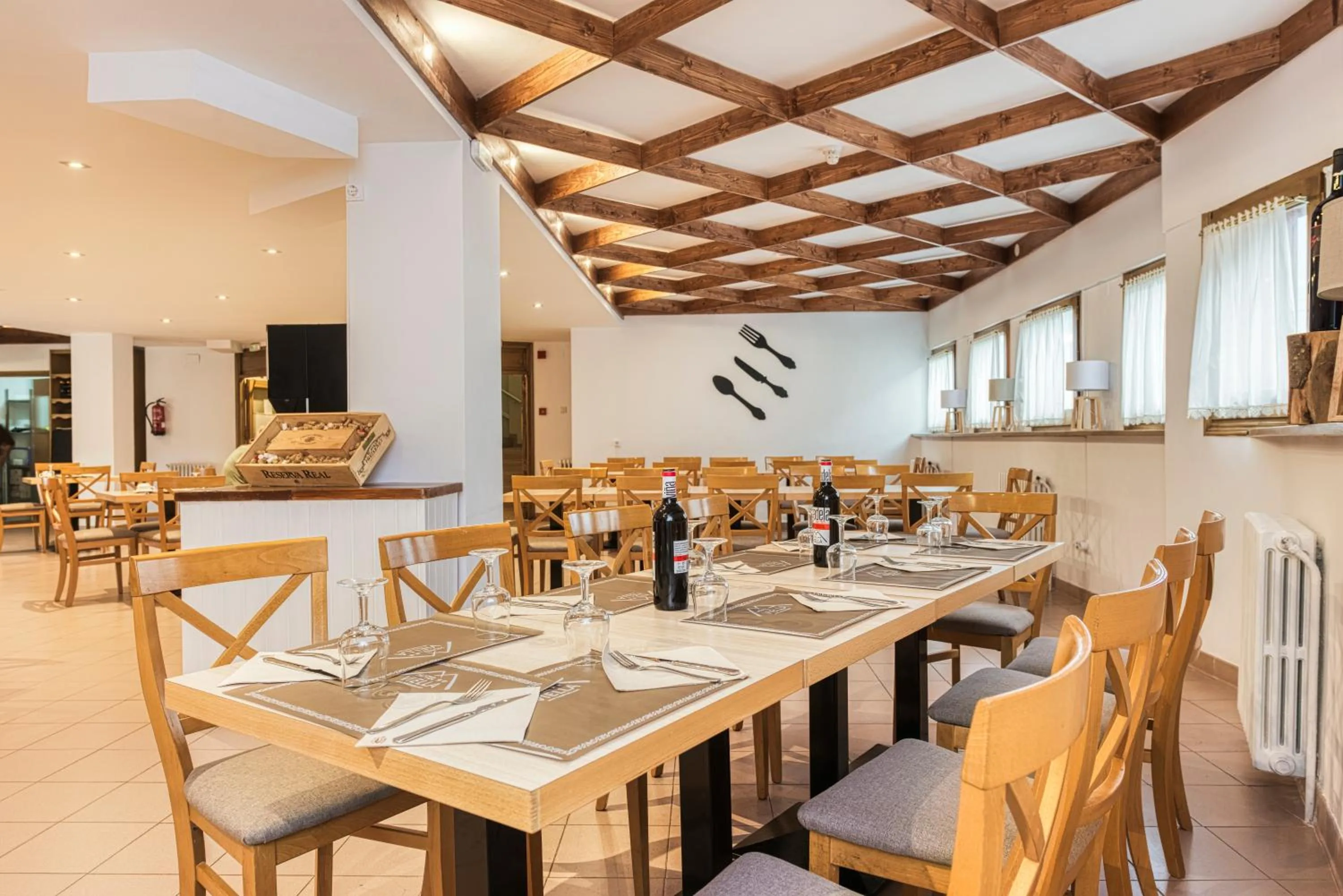 Restaurant/places to eat in Hotel Viella