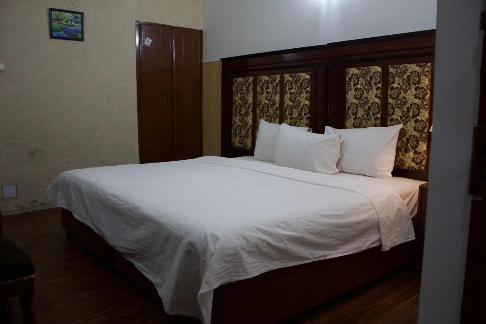 Bed in Margalla View Motel