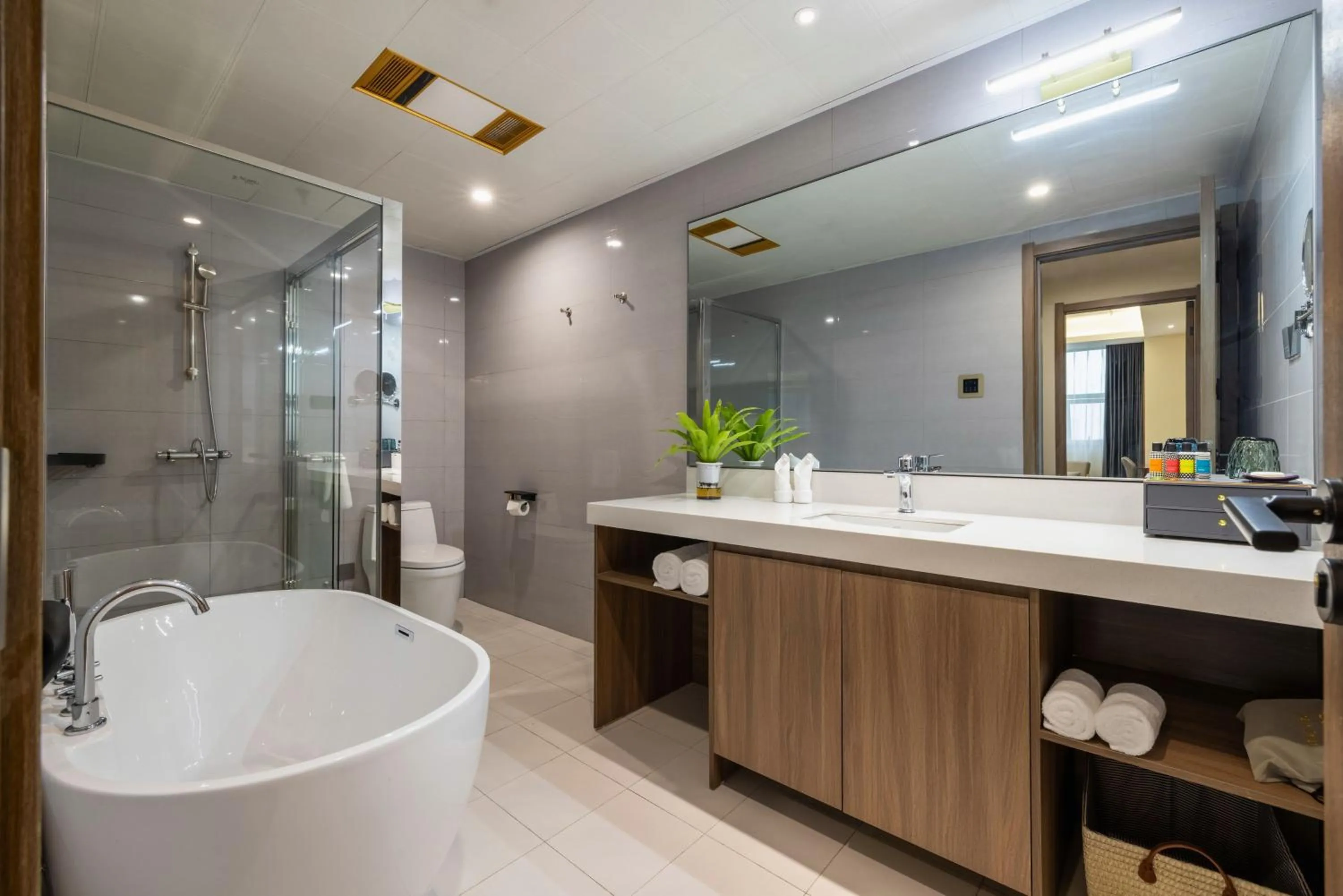 Shower in Citadines Zhengda Mall Hefei