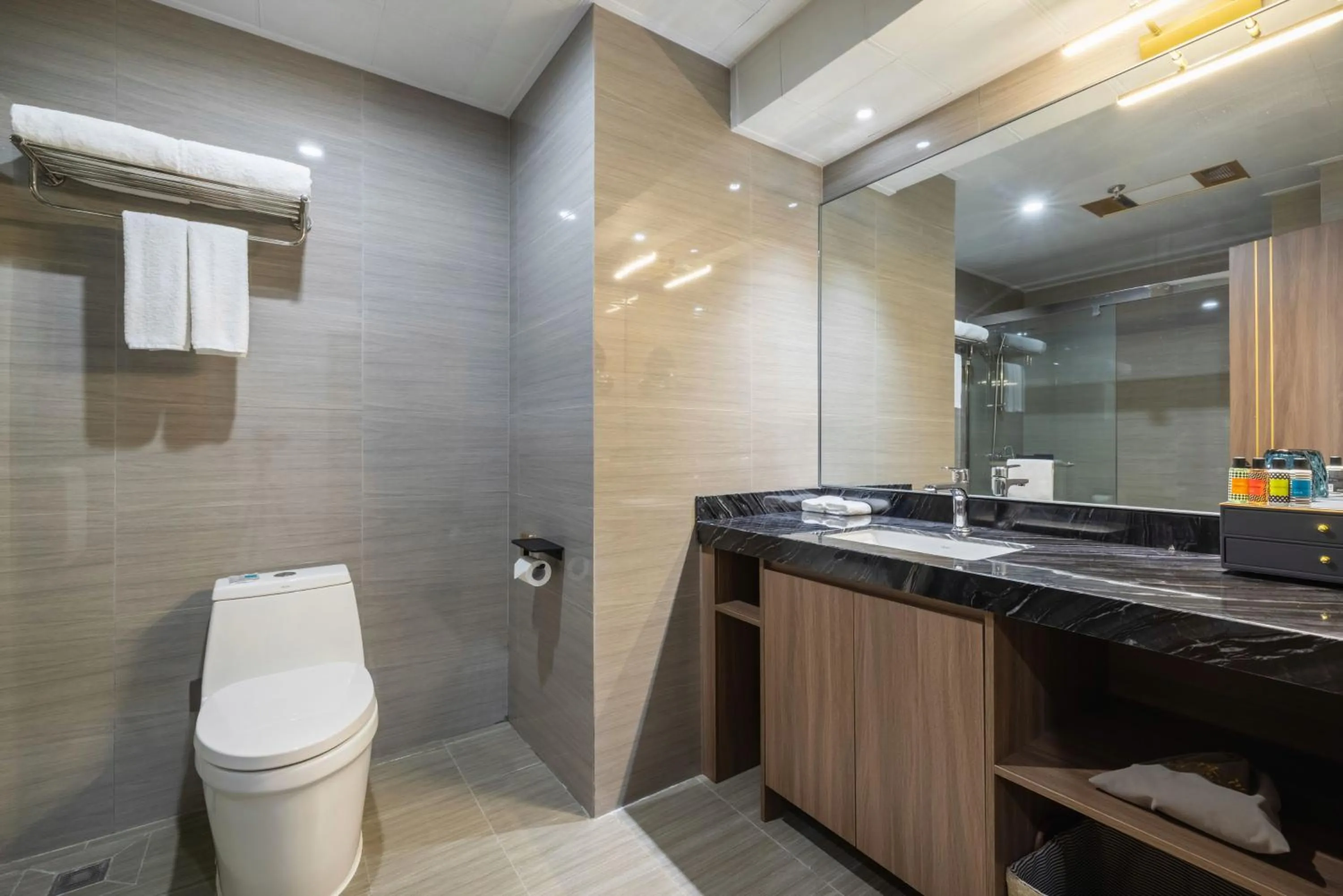 Shower in Citadines Zhengda Mall Hefei