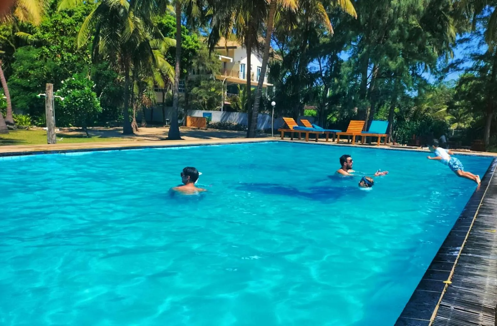 Swimming pool in Hotel Coral Bay