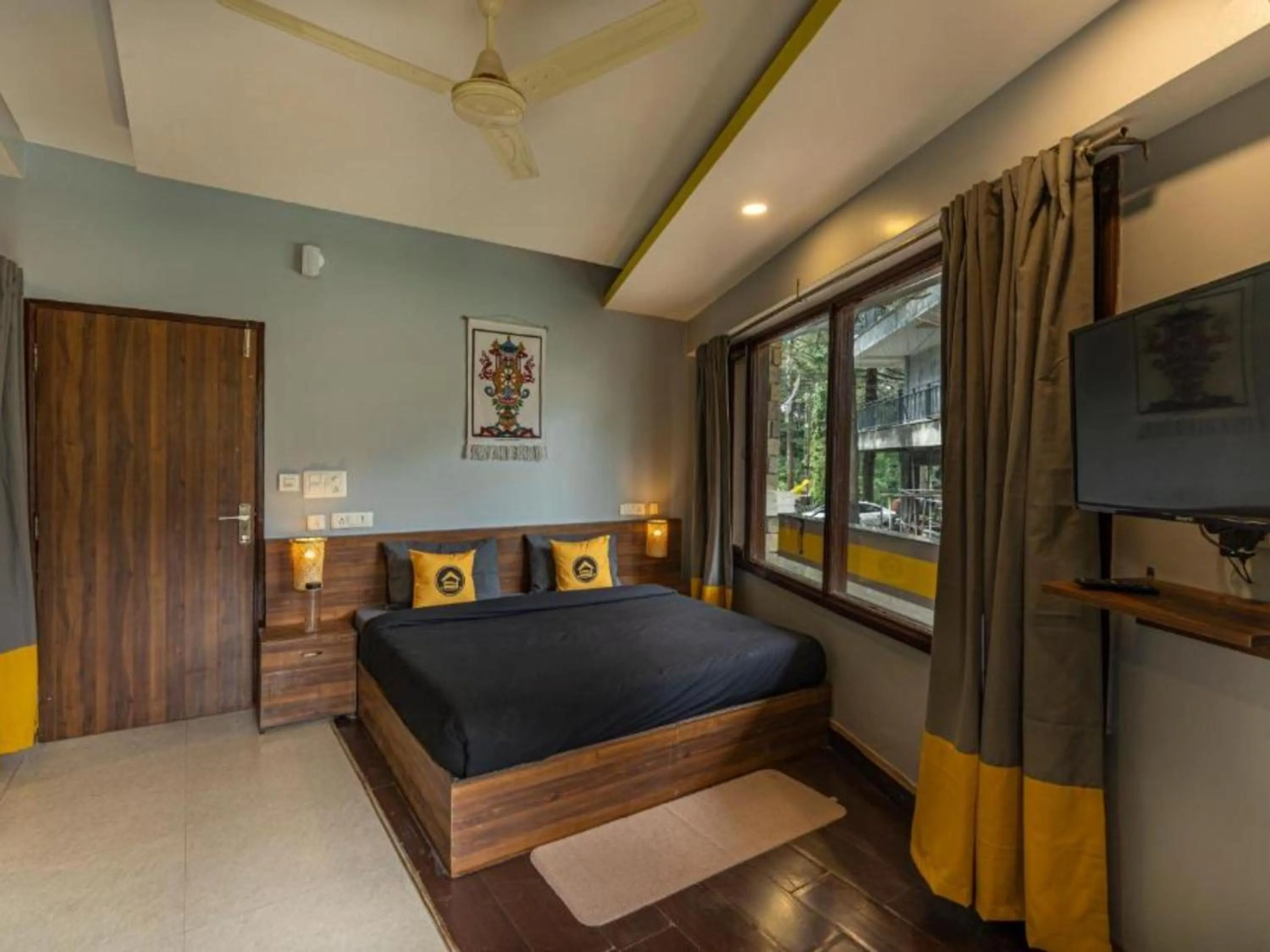 Bed in The Hosteller Mcleodganj, Mall Road