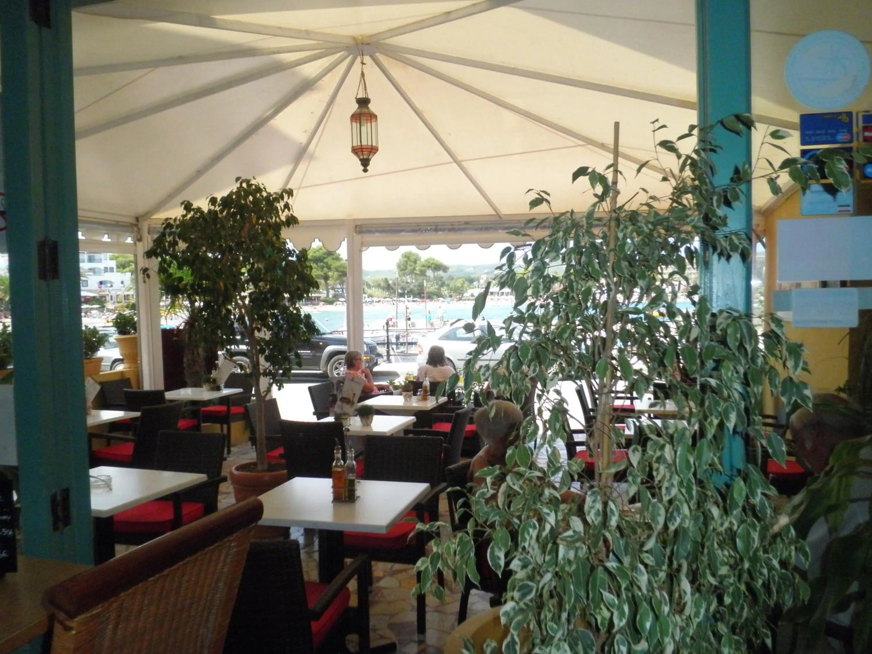 Restaurant/places to eat in Hotel Boutique Las Arenas