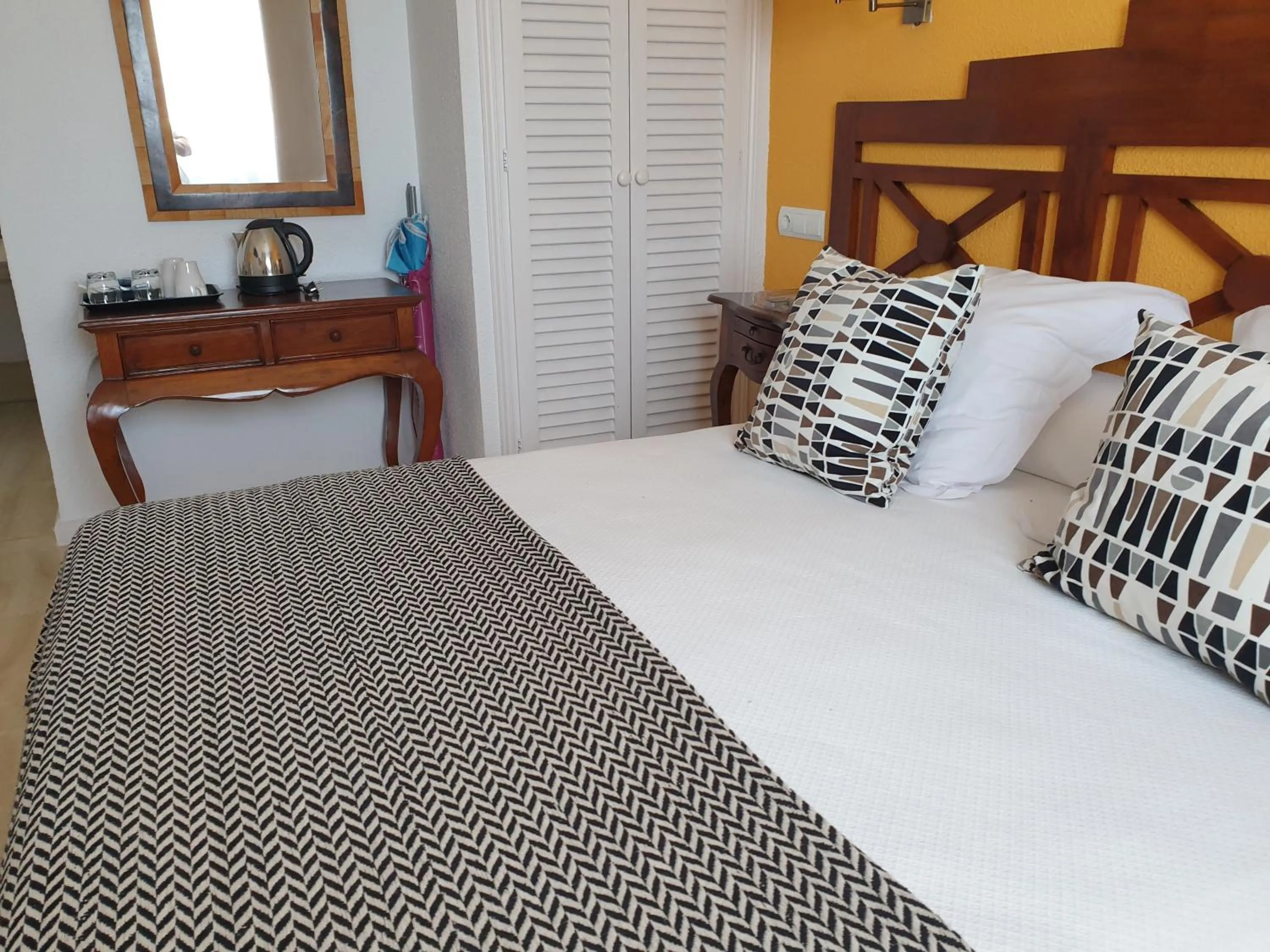 Bedroom, Bed in Hotel Boutique Las Arenas