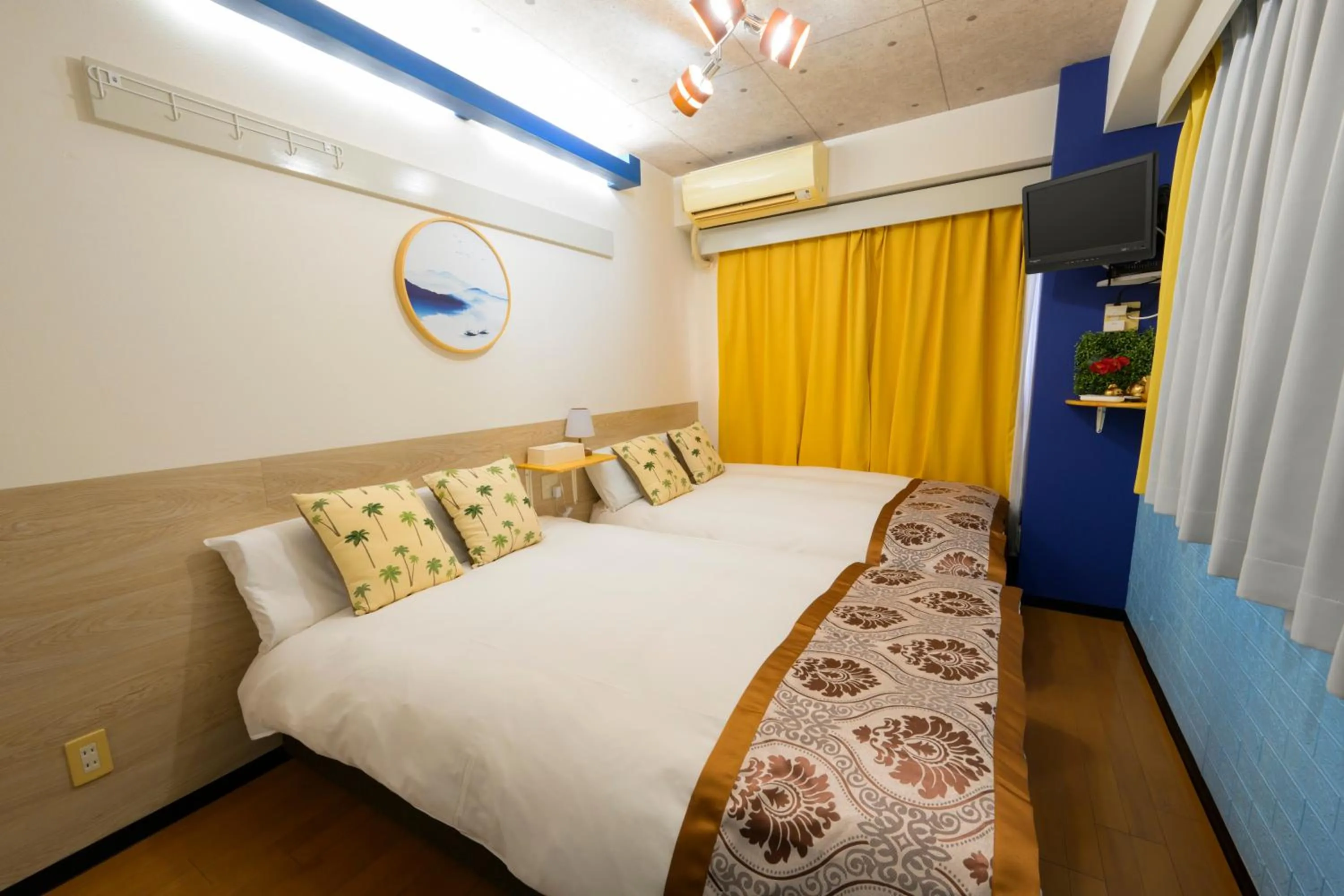 Bedroom, Bed in HOTEL AARON通天東