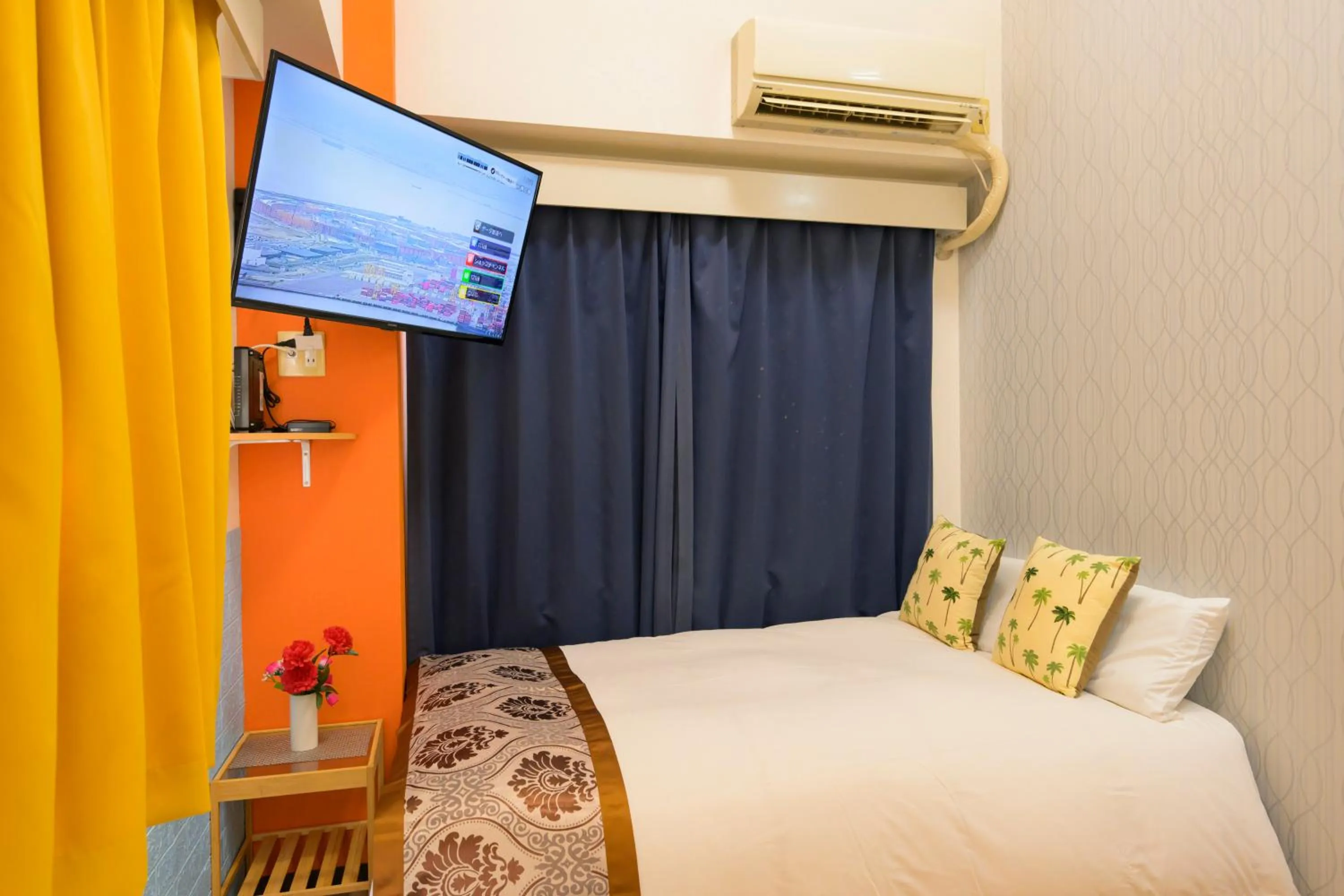 Bedroom, Bed in HOTEL AARON通天東