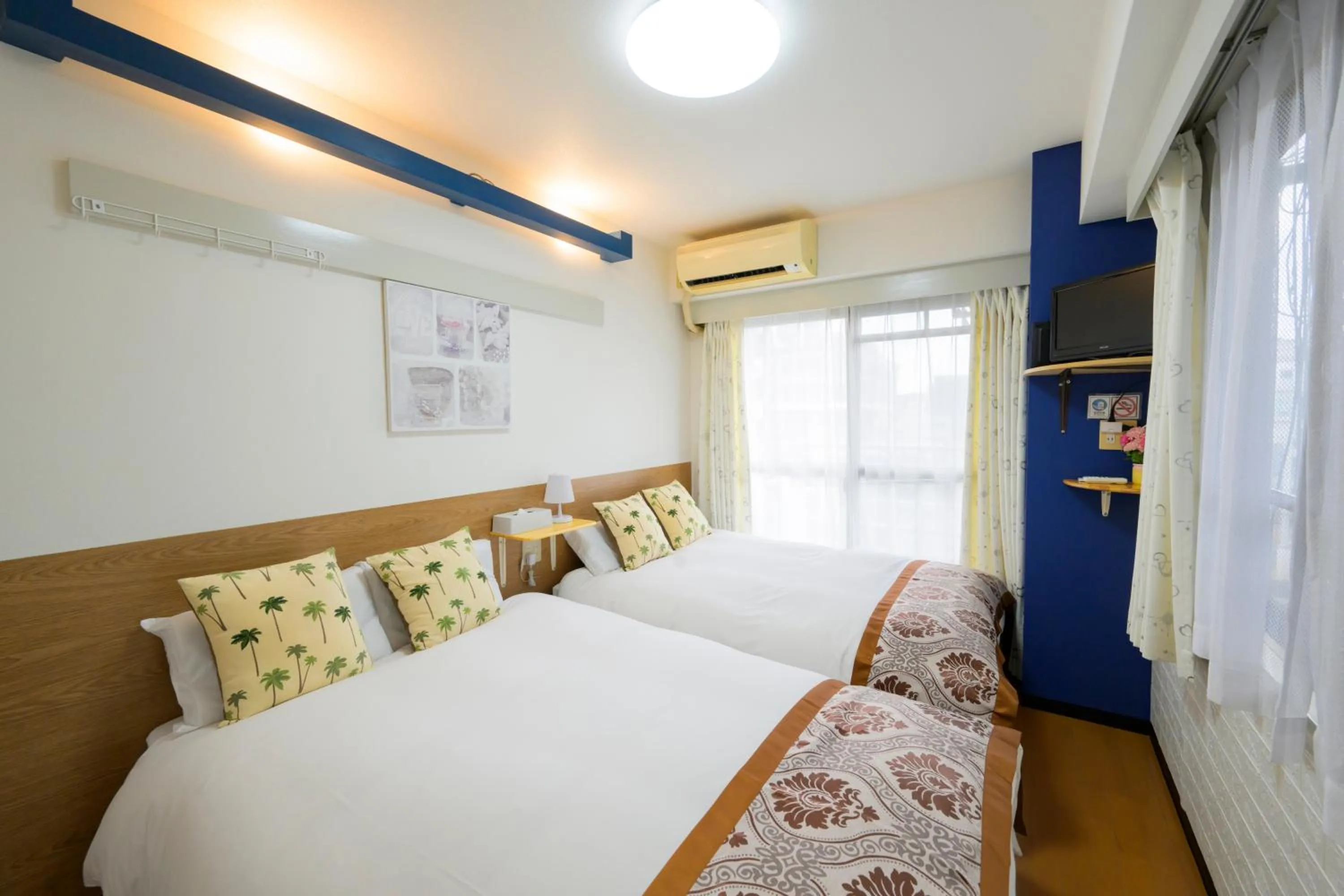 Bedroom, Bed in HOTEL AARON通天東