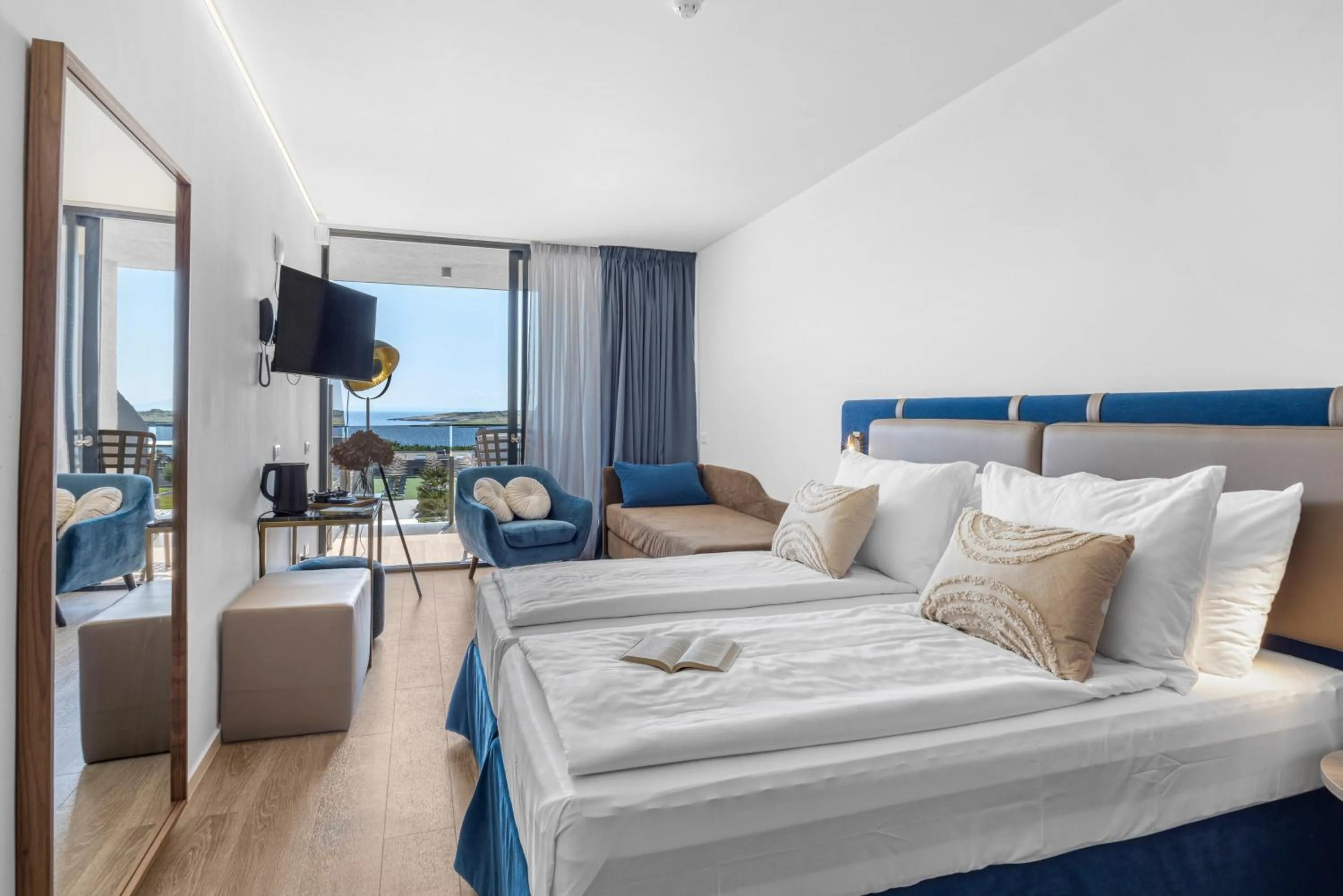 Triple Room with Balcony - Pool Side in Resort Del Mar Emotion