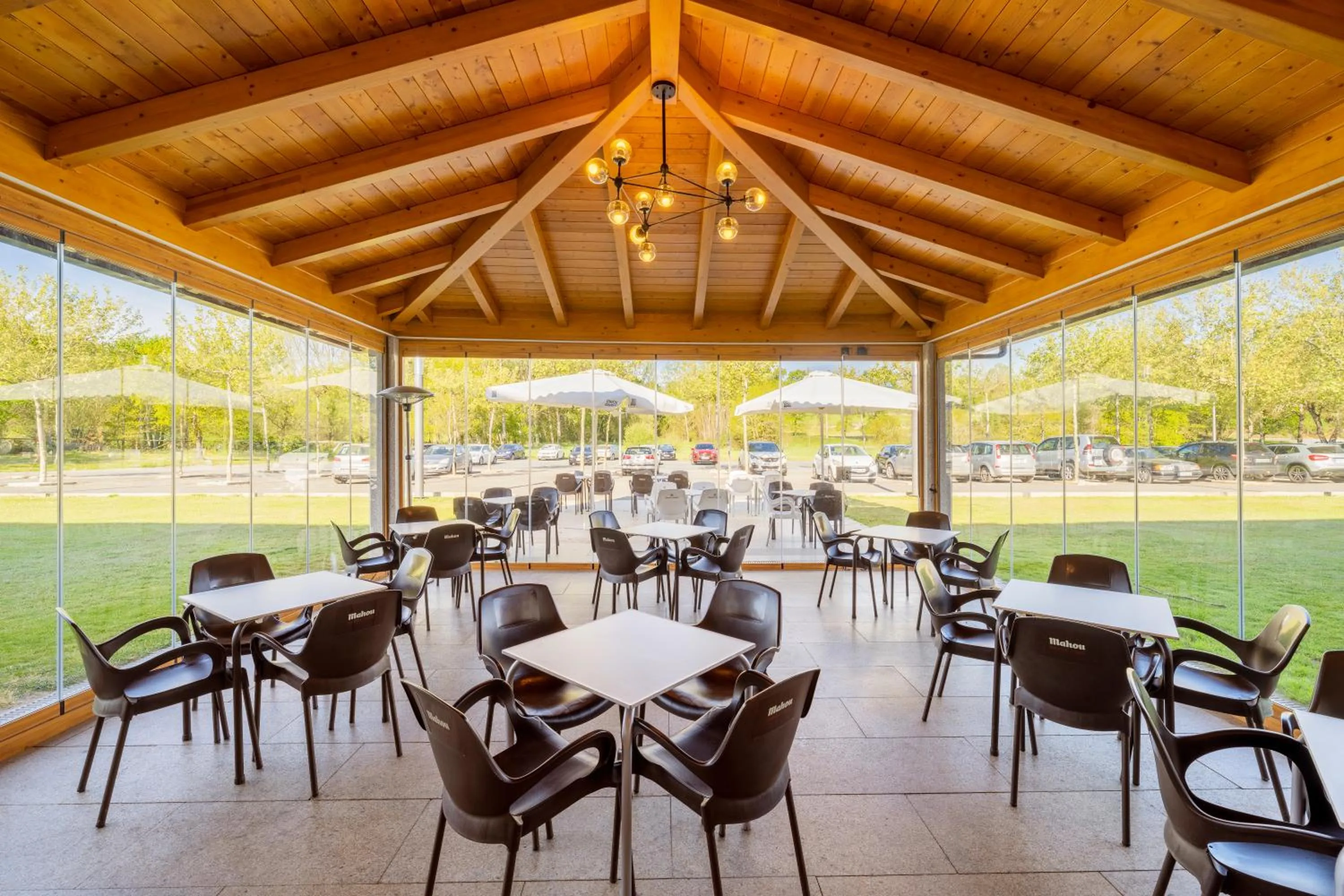 Lounge or bar in IBERIK Augas Santas Balneario & Golf