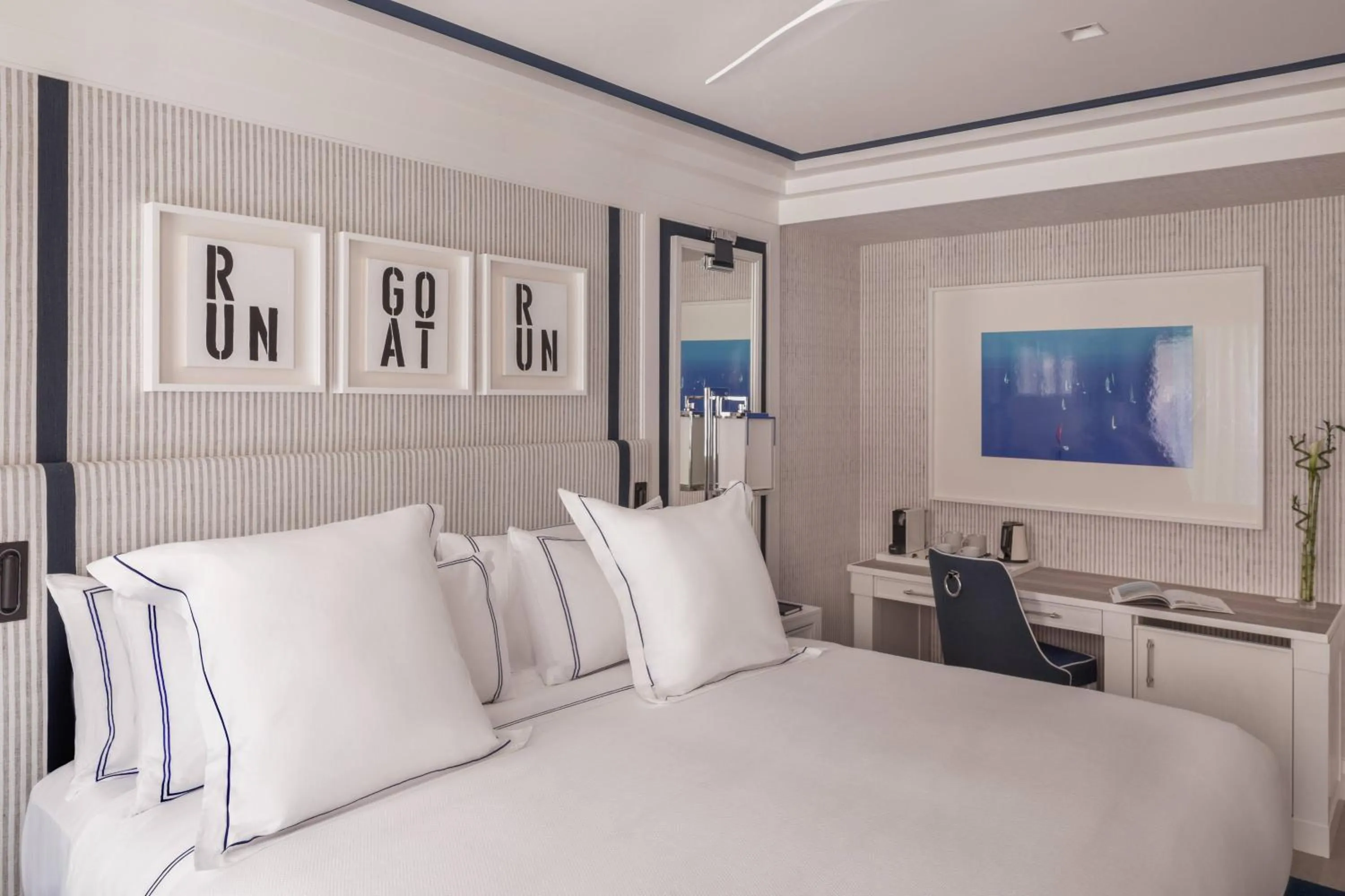 Property building, Bed in MiM Sotogrande Meliá Collection