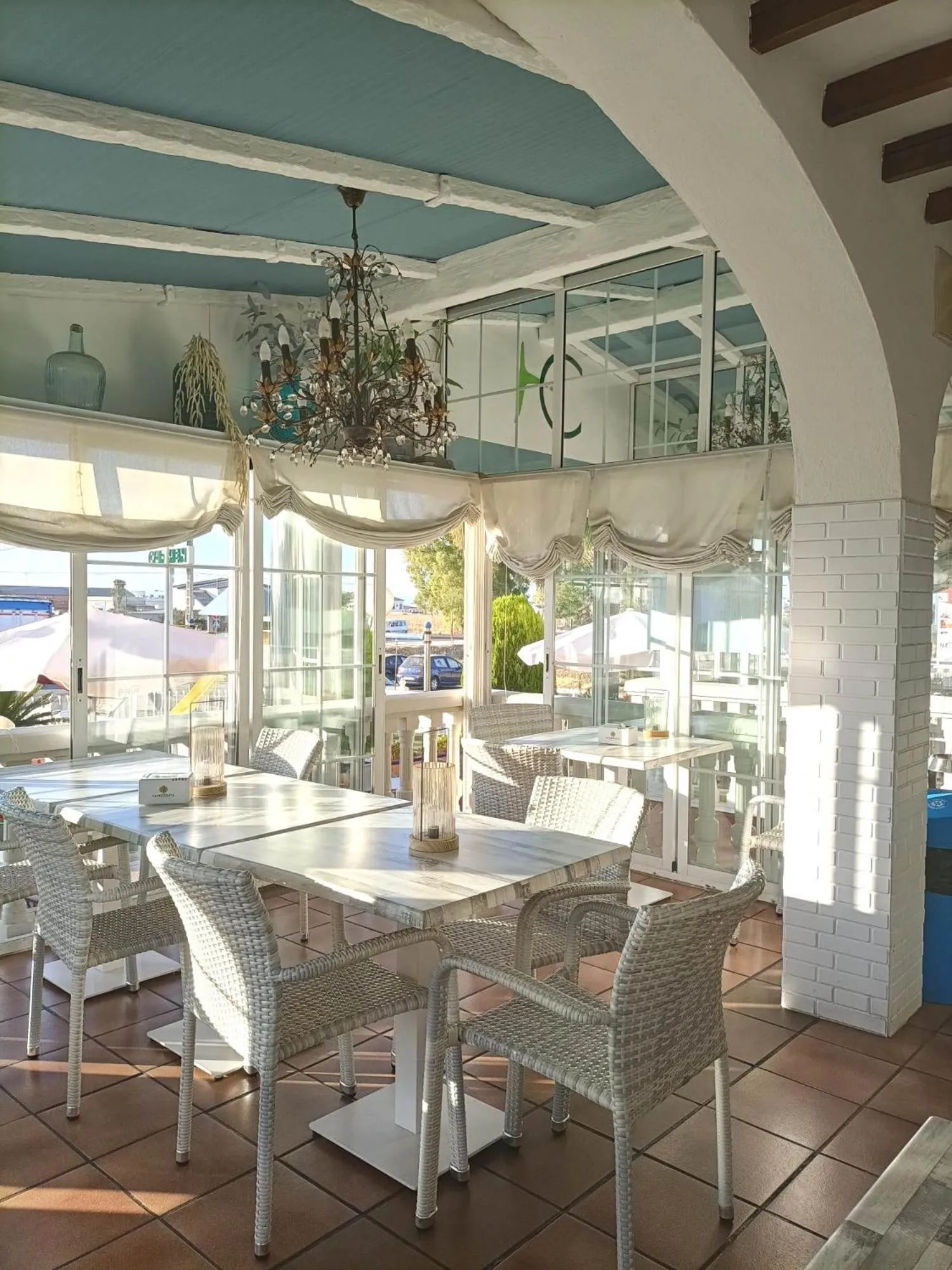 Restaurant/places to eat in Hotel Carmen