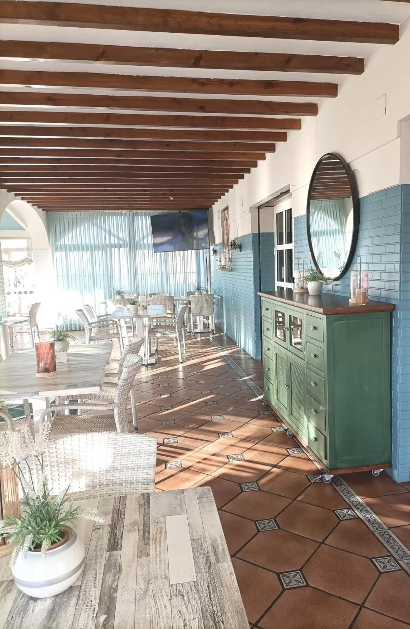 Restaurant/places to eat in Hotel Carmen