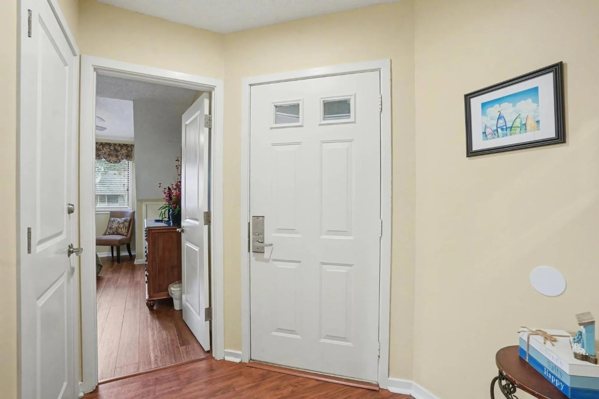 Updated 3 bedroom, 3 bathroom villa, 13D Richmond Park villa