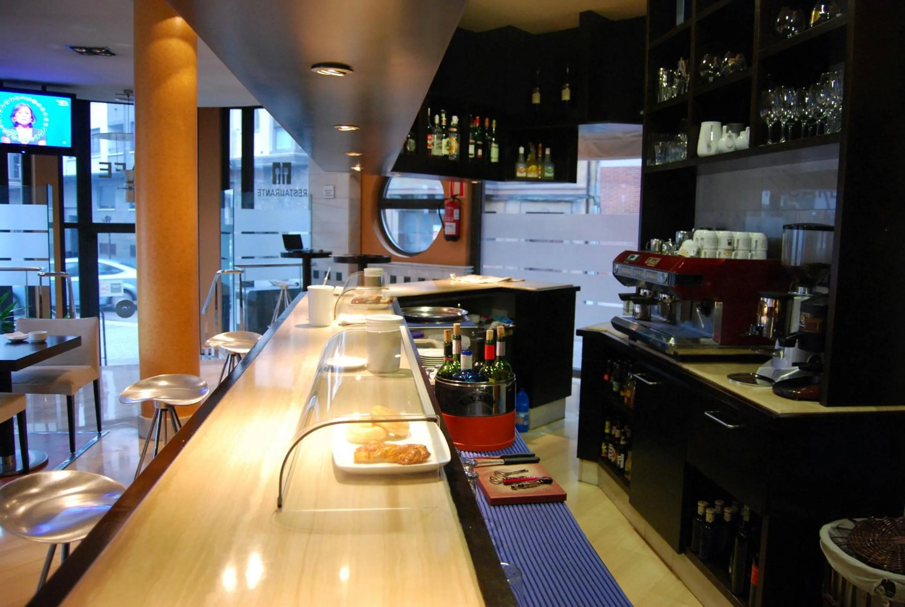 Lounge or bar in Hotel Mieres del Camino