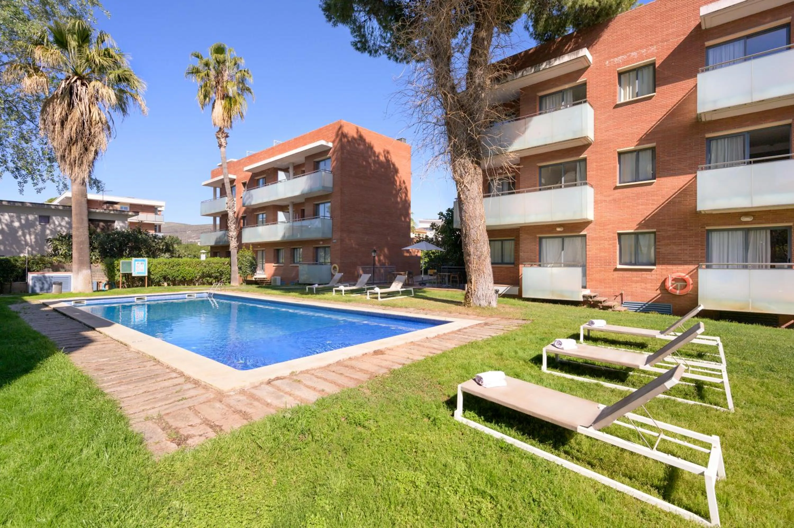 SG Costa BCN Apartments