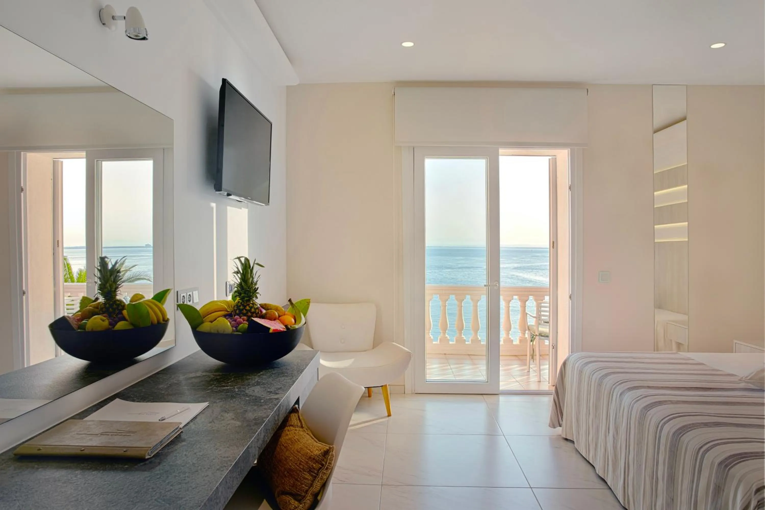 TV and multimedia, Bed in Hotel Vistabella