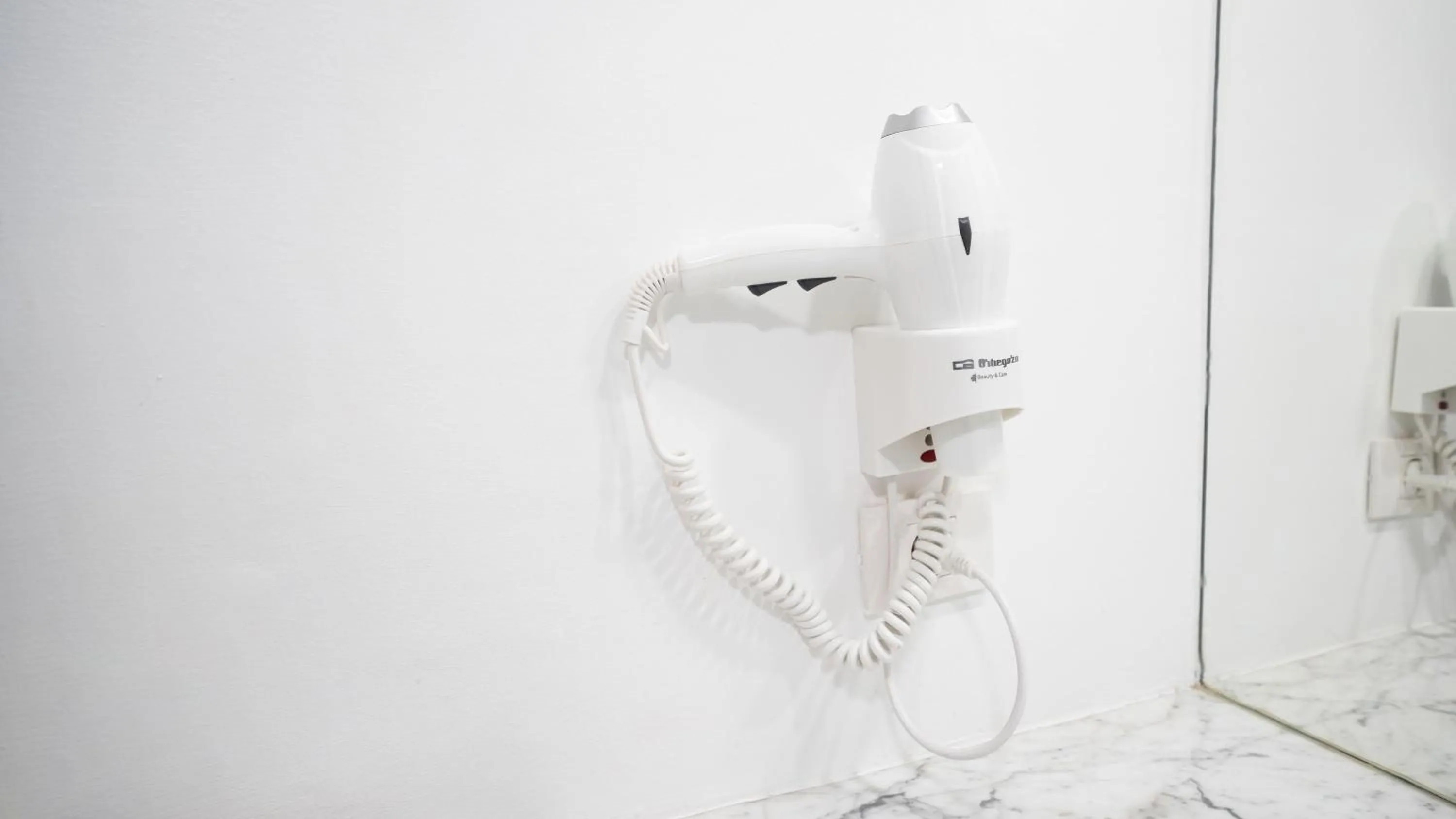 Bathroom in Coral La Quinta Park Suites