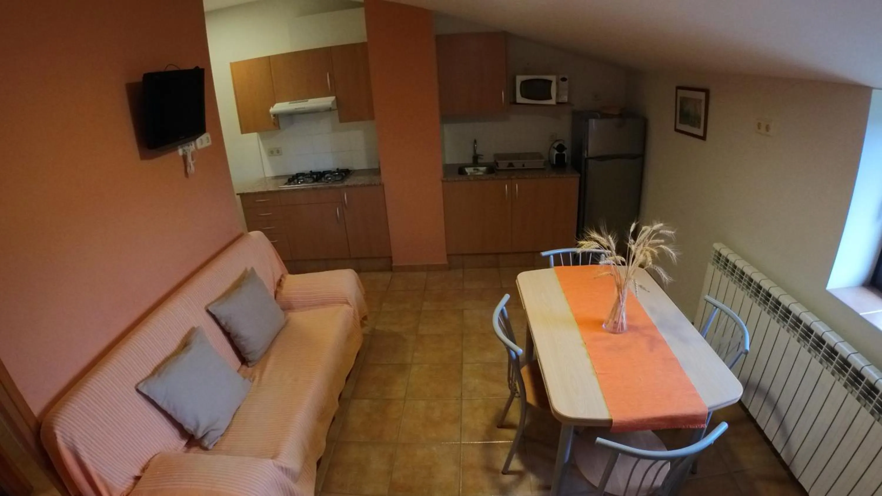 Kitchen or kitchenette in Castell de Ceuró. Hotel Rural