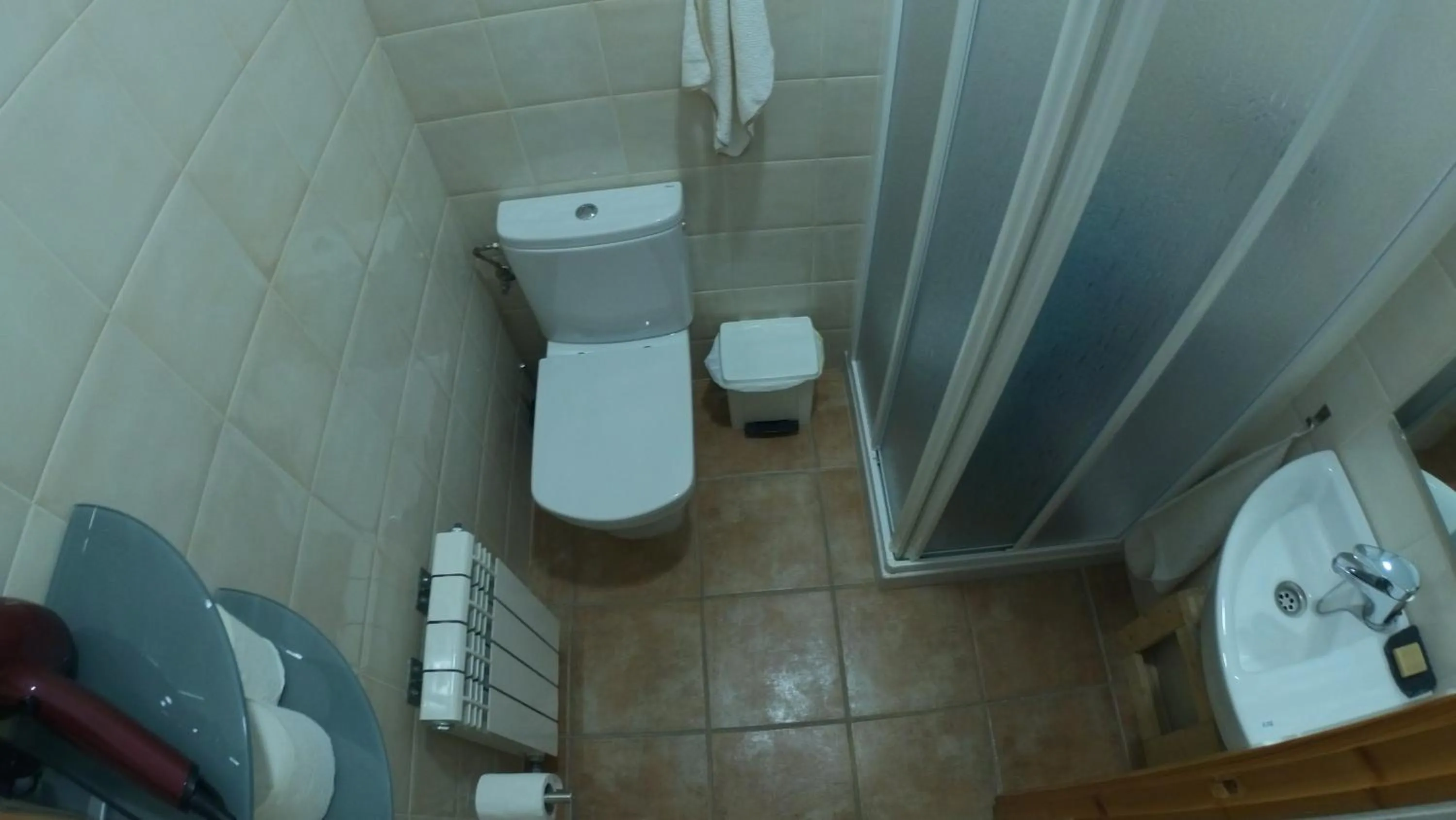 Bathroom in Castell de Ceuró. Hotel Rural