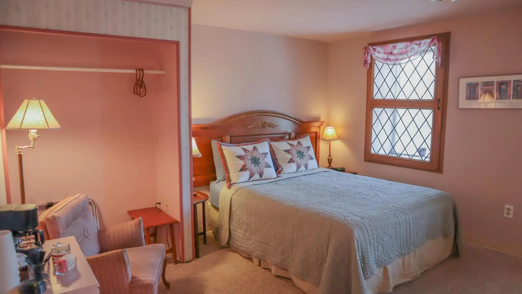 Bed in Mountain Creek Tavern