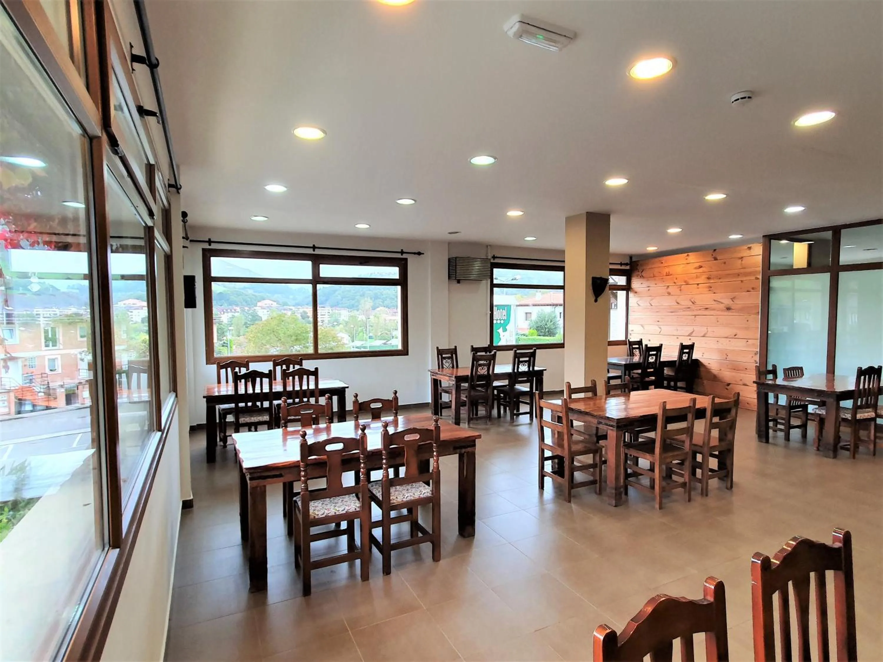 Lounge or bar in Los Acebos Arriondas