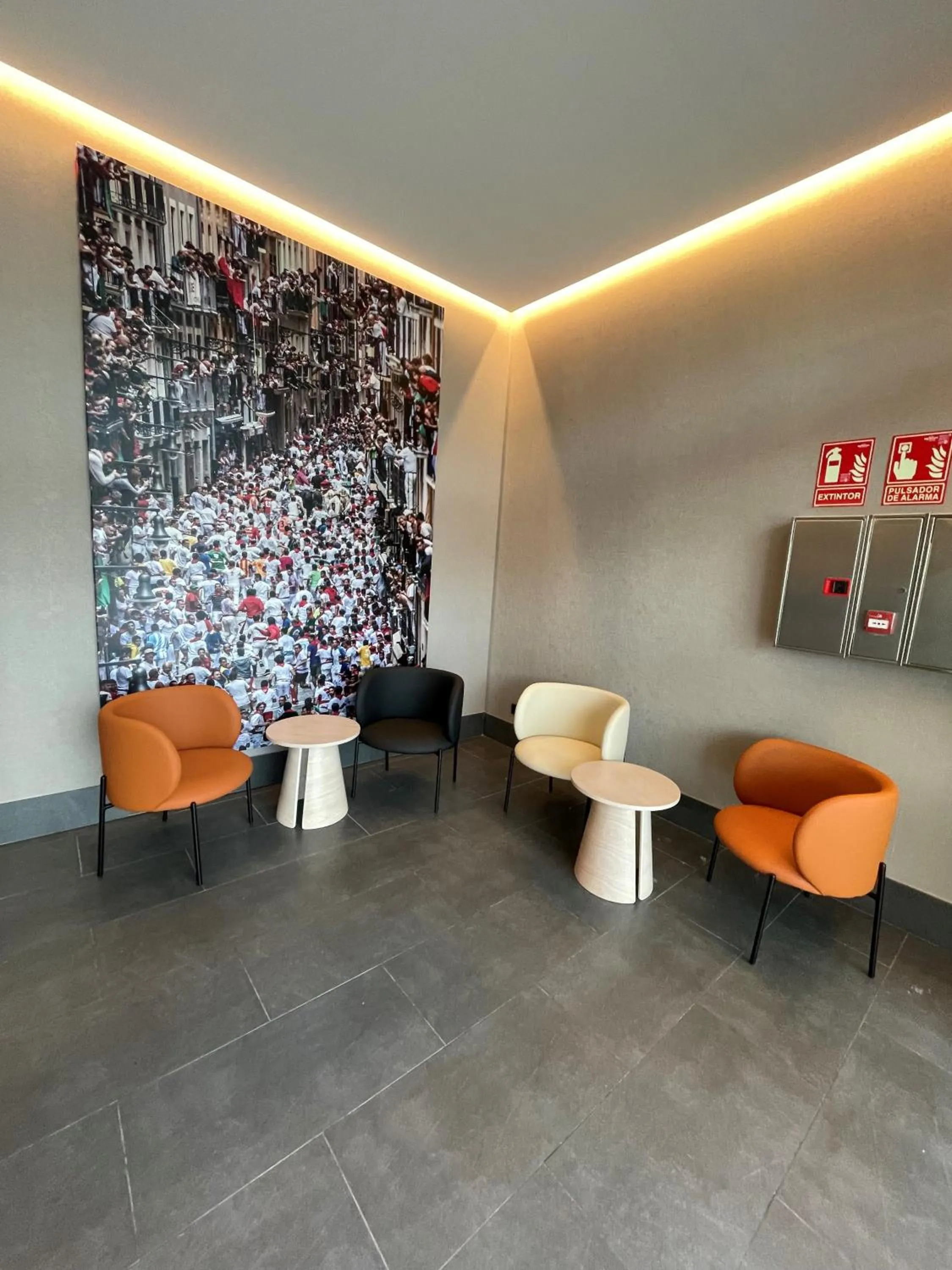 Lobby or reception in Hotel Apartamentos San Fermín Pamplona