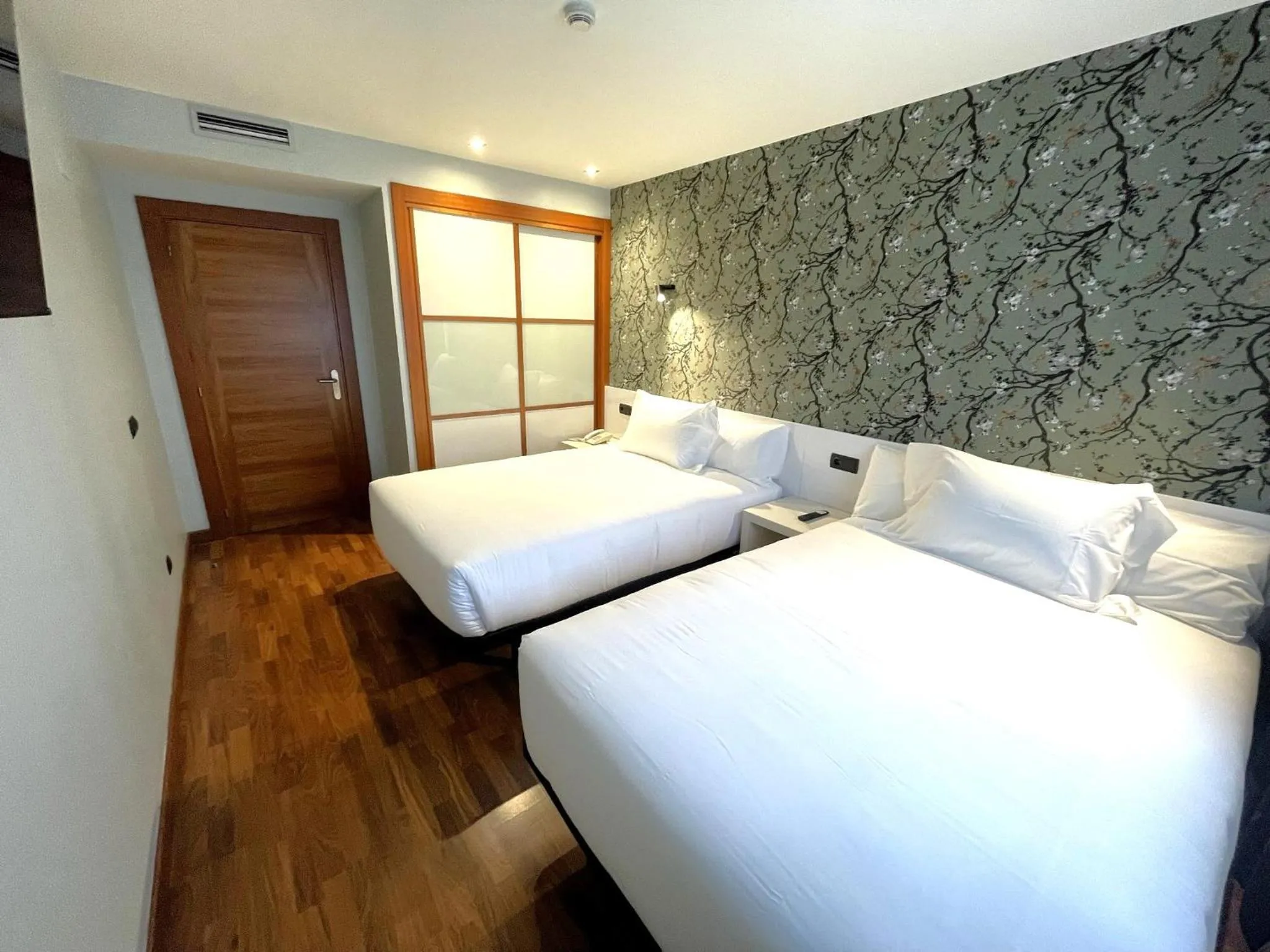 Family, Bed in Hotel Apartamentos San Fermín Pamplona