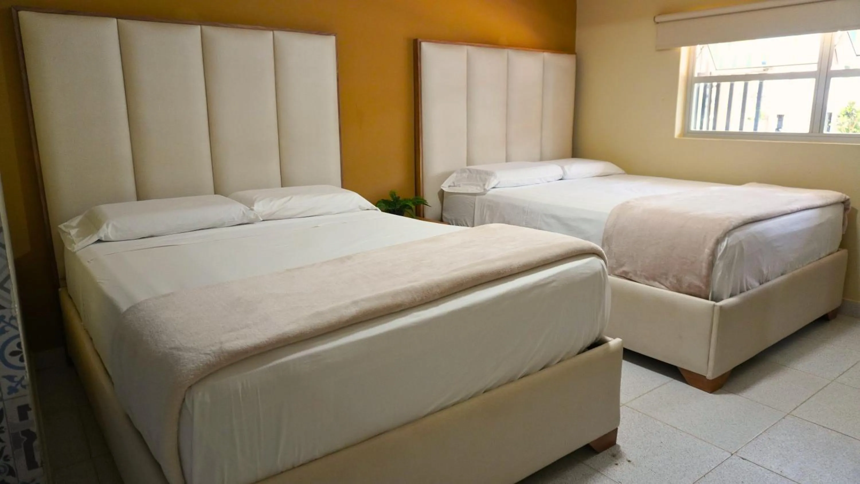 Bedroom, Bed in Hotel y Cabañas Covemar