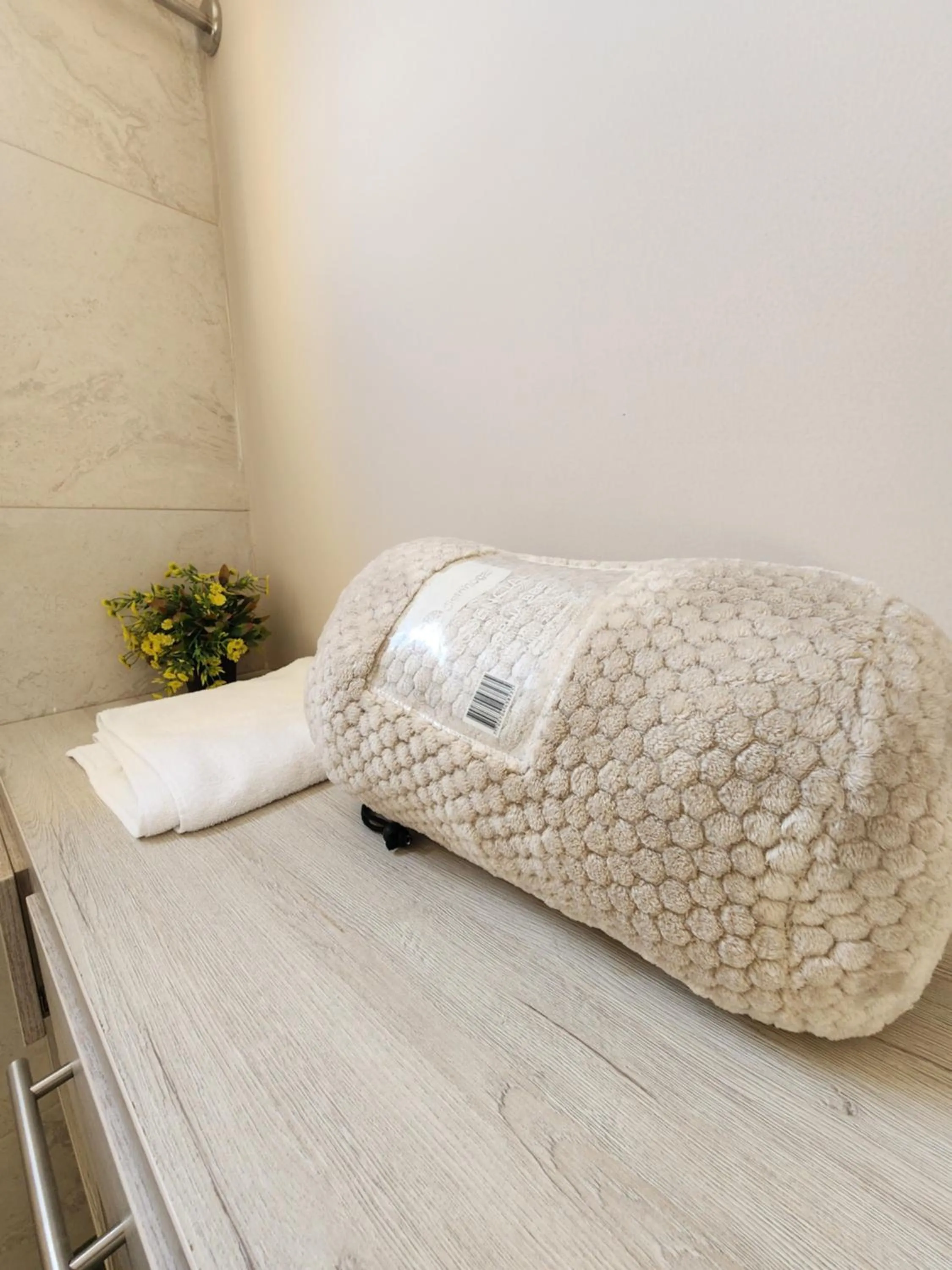 Bathroom, Bed in Hotel y Cabañas Covemar