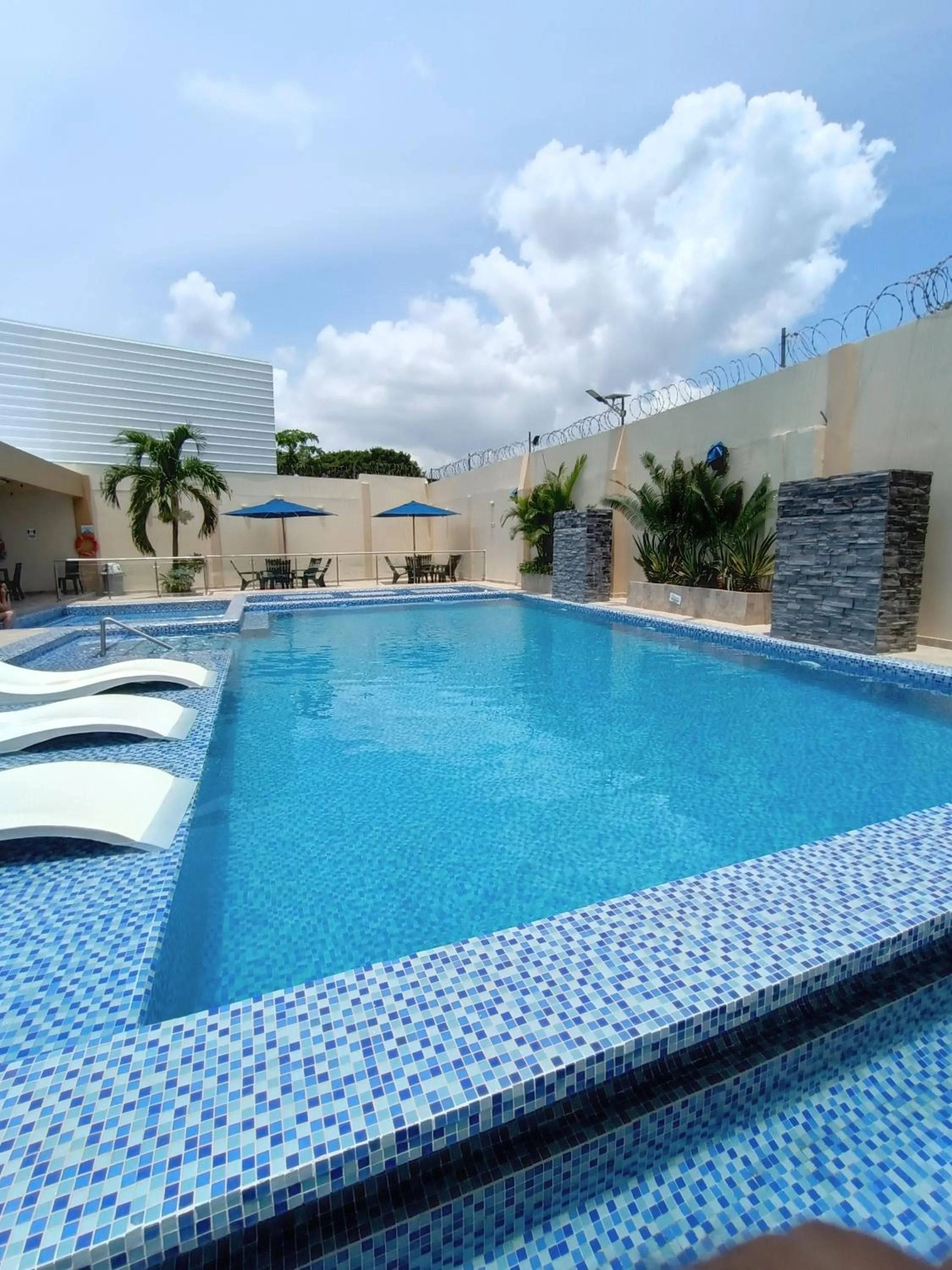 Swimming pool in Hotel y Cabañas Covemar
