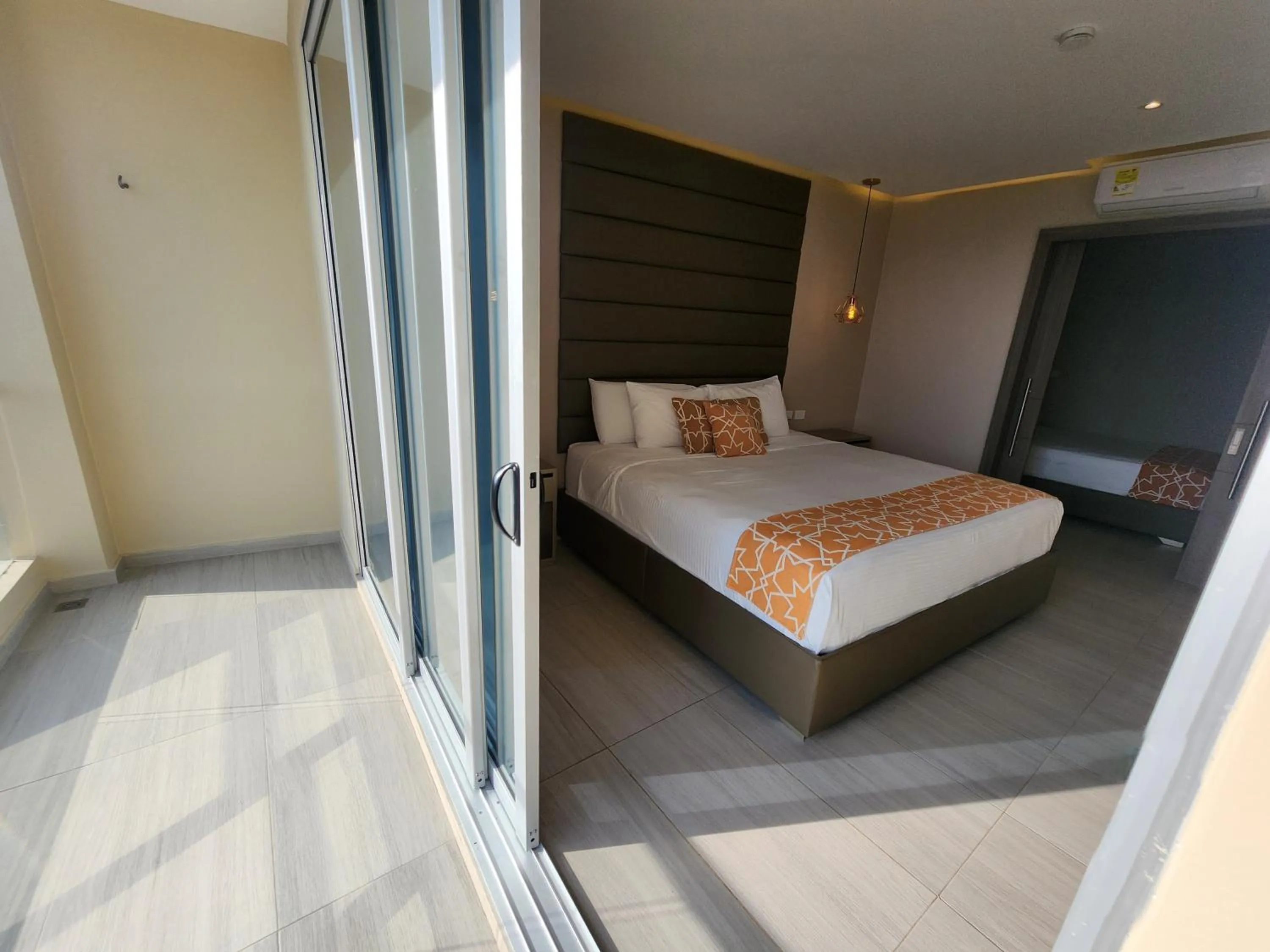 Balcony/Terrace, Bed in Hotel y Cabañas Covemar